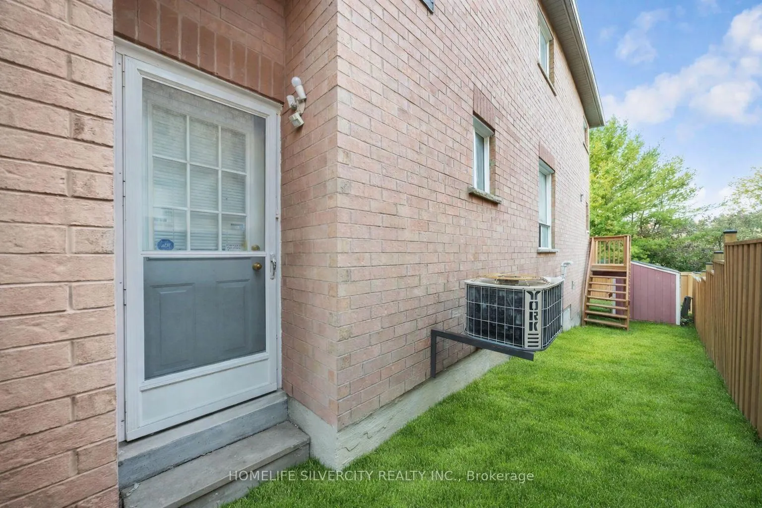 Photo 31 of 16 Coralreef Crescent, Brampton, Sandringham-Wellington — HOMEH