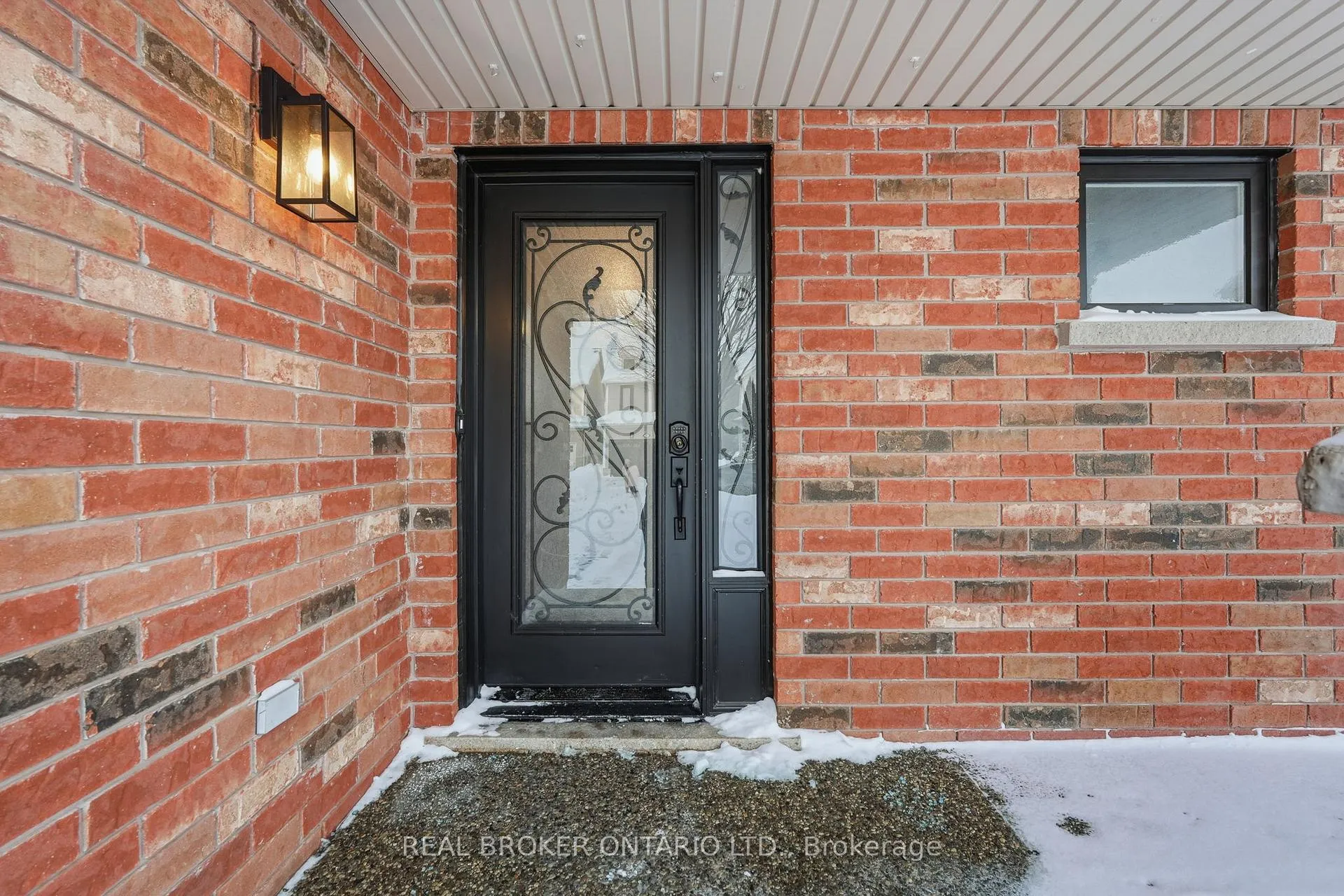 Photo 4 of 76 Buttercup Crescent, Hamilton, Waterdown — HOMEH