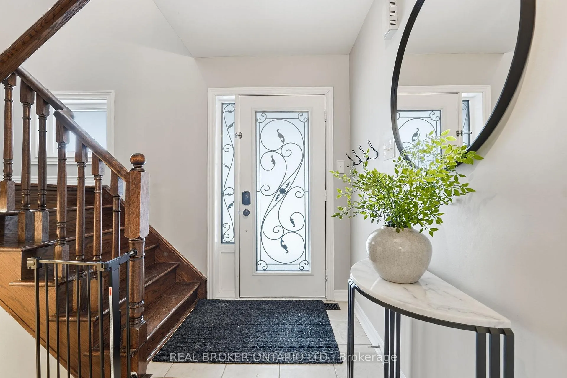 Photo 5 of 76 Buttercup Crescent, Hamilton, Waterdown — HOMEH
