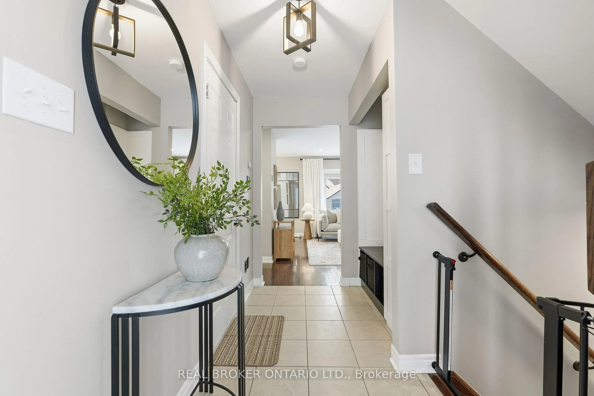 Photo 7 of 76 Buttercup Crescent, Hamilton, Waterdown — HOMEH