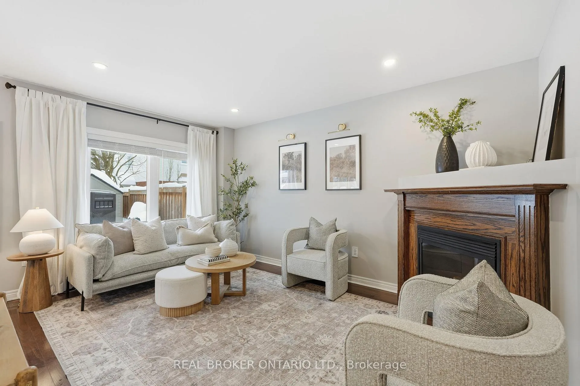 Photo 9 of 76 Buttercup Crescent, Hamilton, Waterdown — HOMEH
