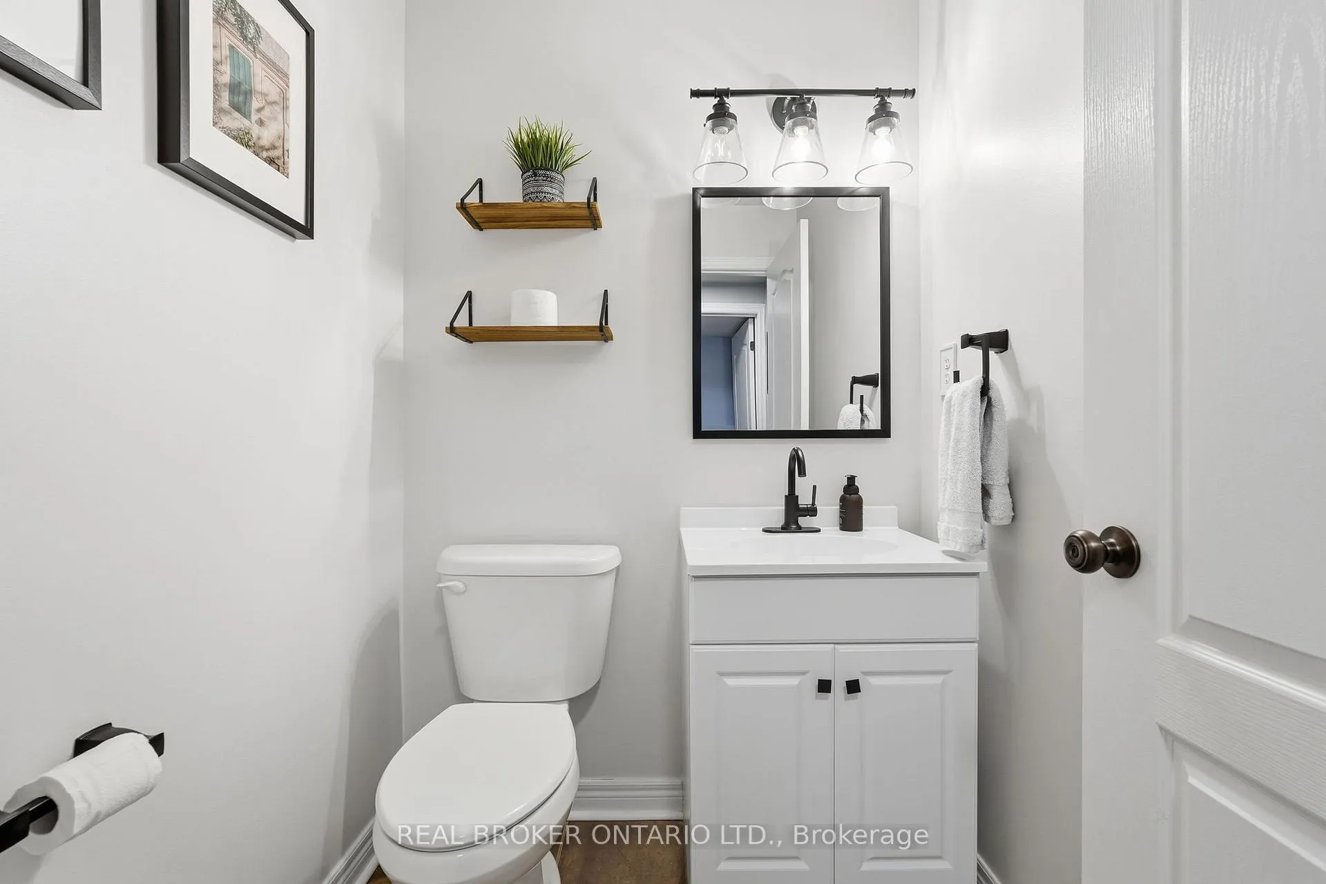 Photo 23 of 76 Buttercup Crescent, Hamilton, Waterdown — HOMEH