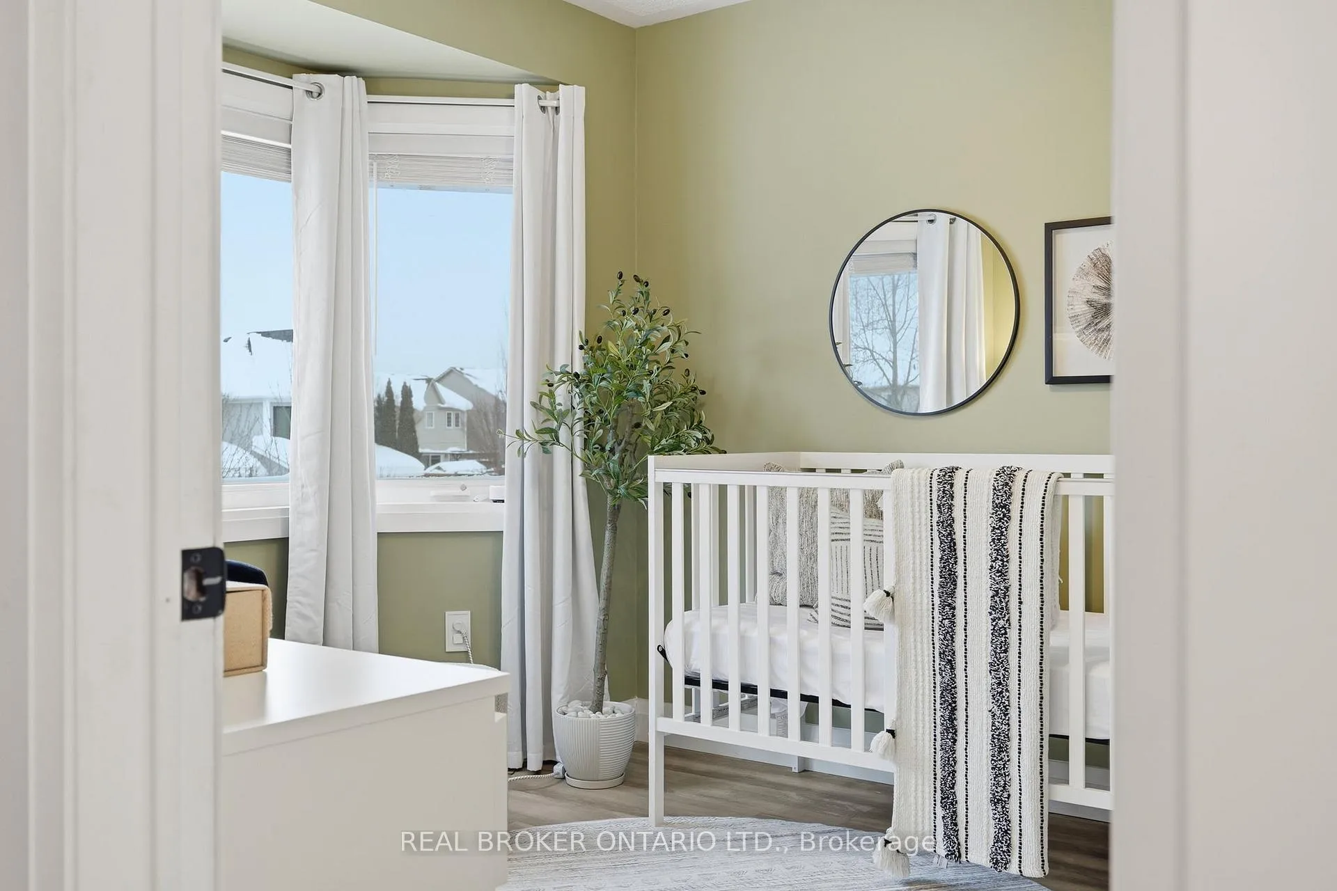 Photo 28 of 76 Buttercup Crescent, Hamilton, Waterdown — HOMEH