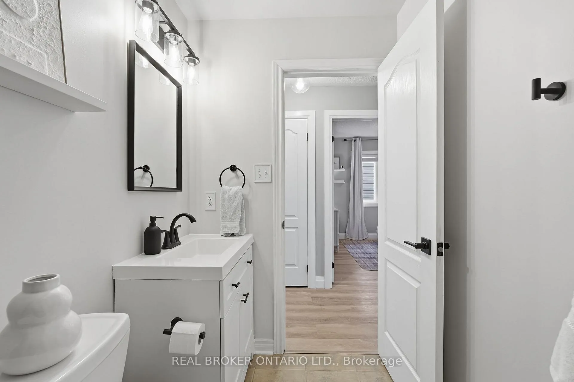 Photo 29 of 76 Buttercup Crescent, Hamilton, Waterdown — HOMEH