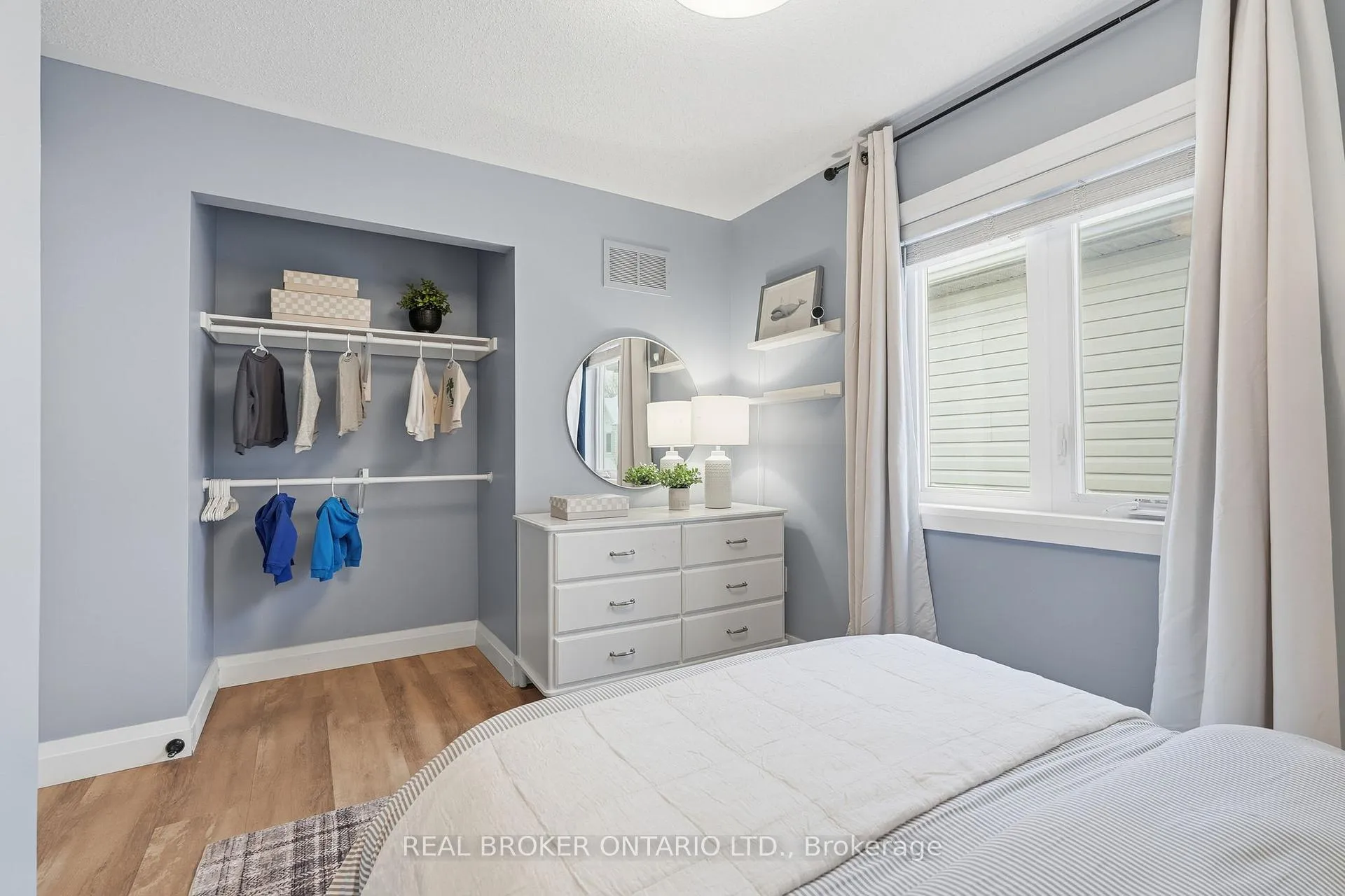 Photo 33 of 76 Buttercup Crescent, Hamilton, Waterdown — HOMEH