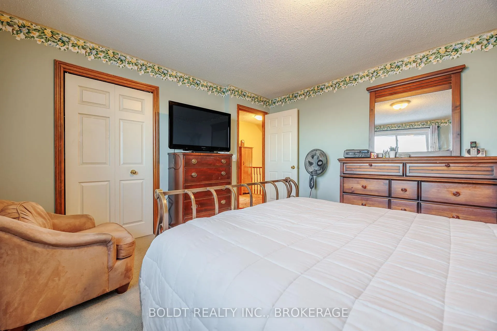 Photo 12 of 6 Stephenson Court, Thorold, Allanburg/Thorold South — HOMEH