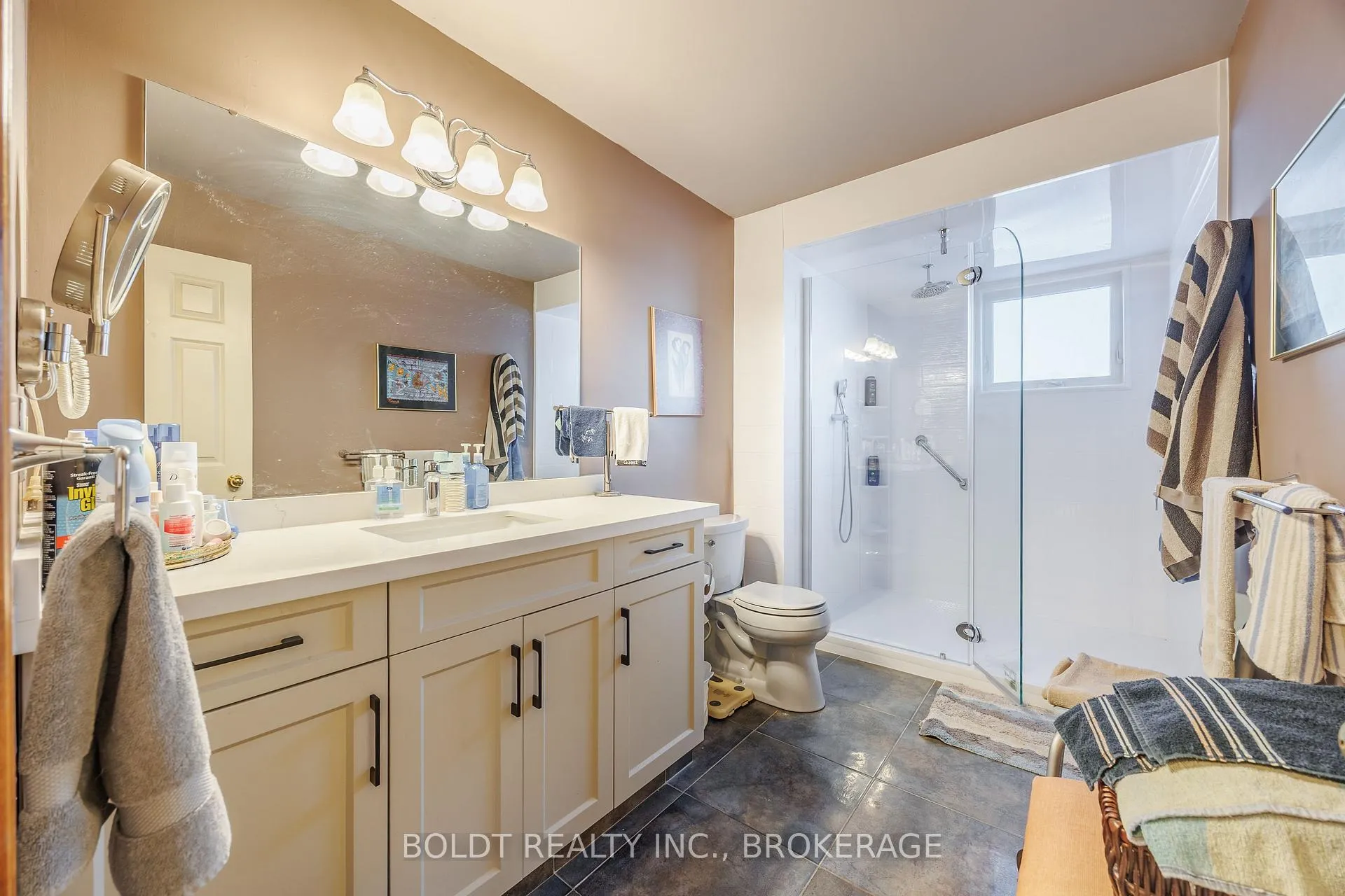 Photo 17 of 6 Stephenson Court, Thorold, Allanburg/Thorold South — HOMEH