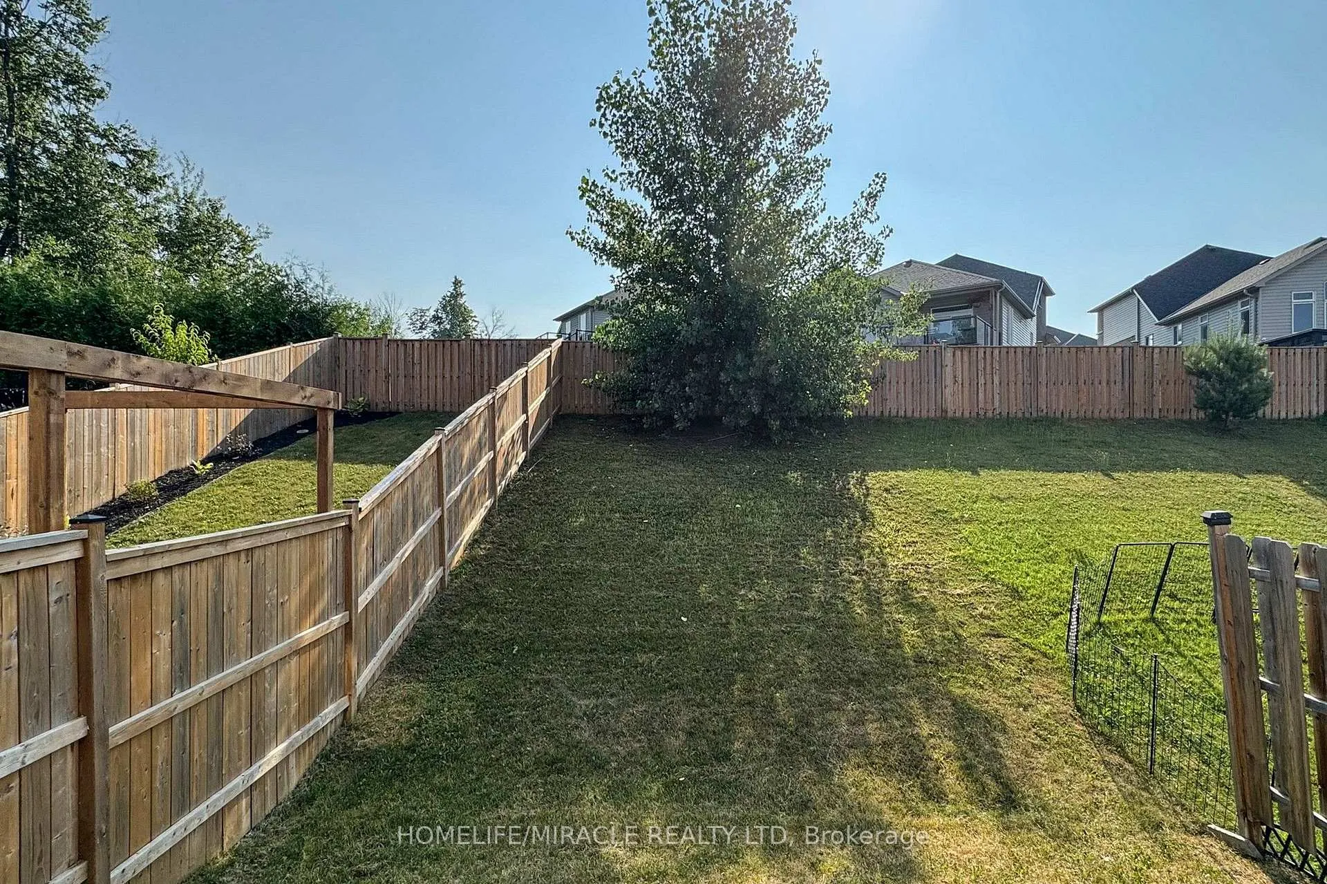 Photo 36 of 1611 Hetherington Drive, Peterborough, Northcrest Ward 5 — HOMEH