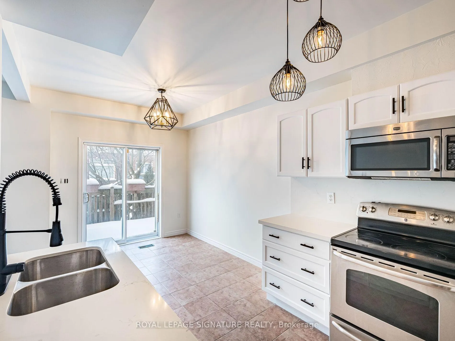 Photo 13 of 75 Olivia Place, Hamilton, Meadowlands — HOMEH