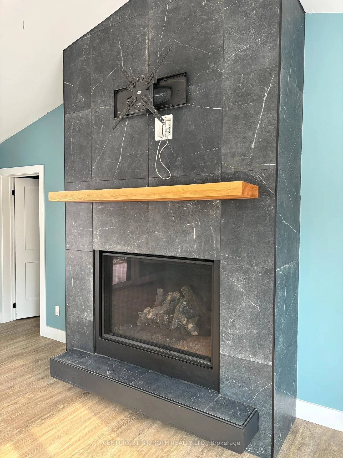 Photo 6 of 150 Nelson Street E, New Tecumseth, Alliston — HOMEH