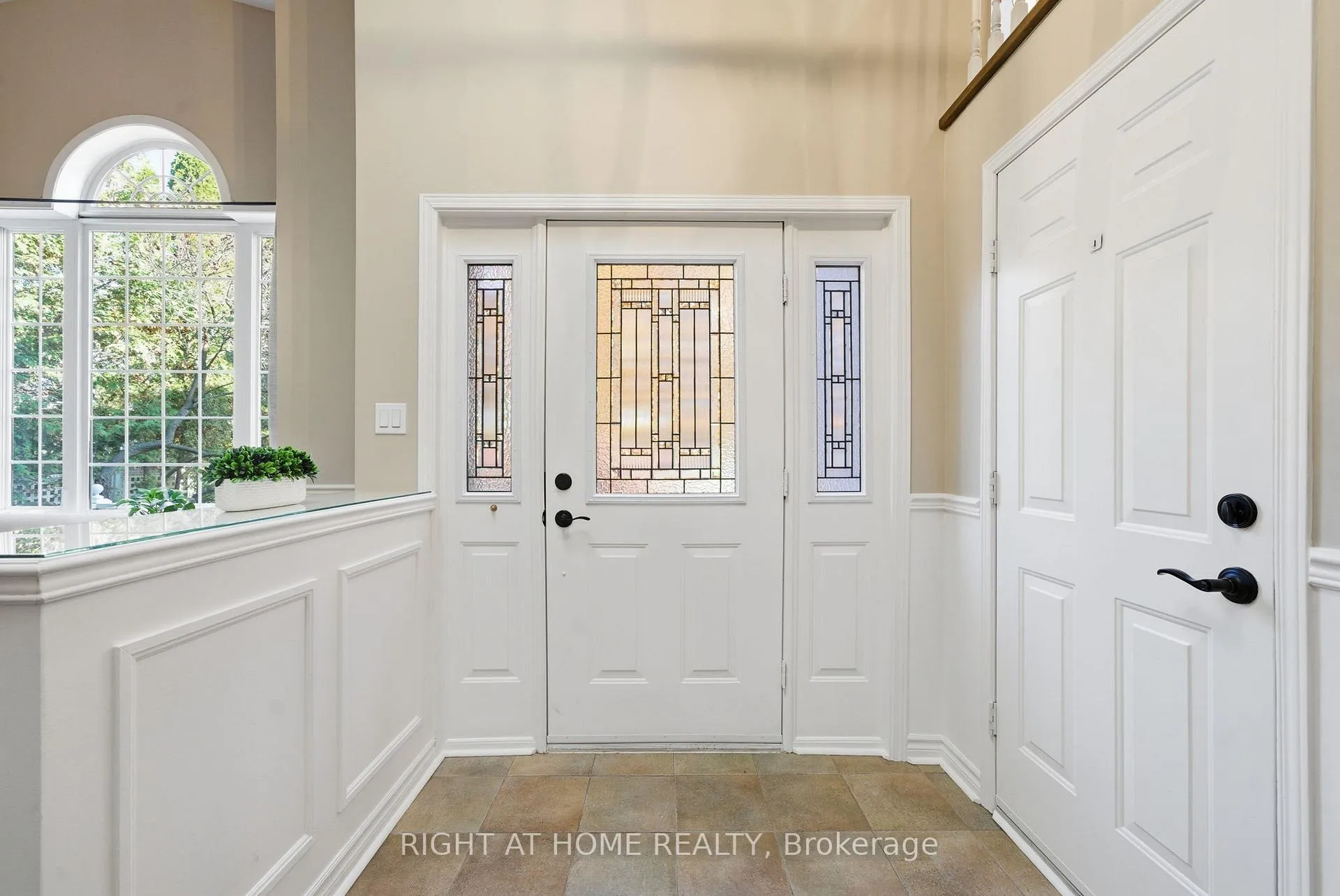Photo 5 of 628 Marksbury Road, Pickering, West Shore — HOMEH