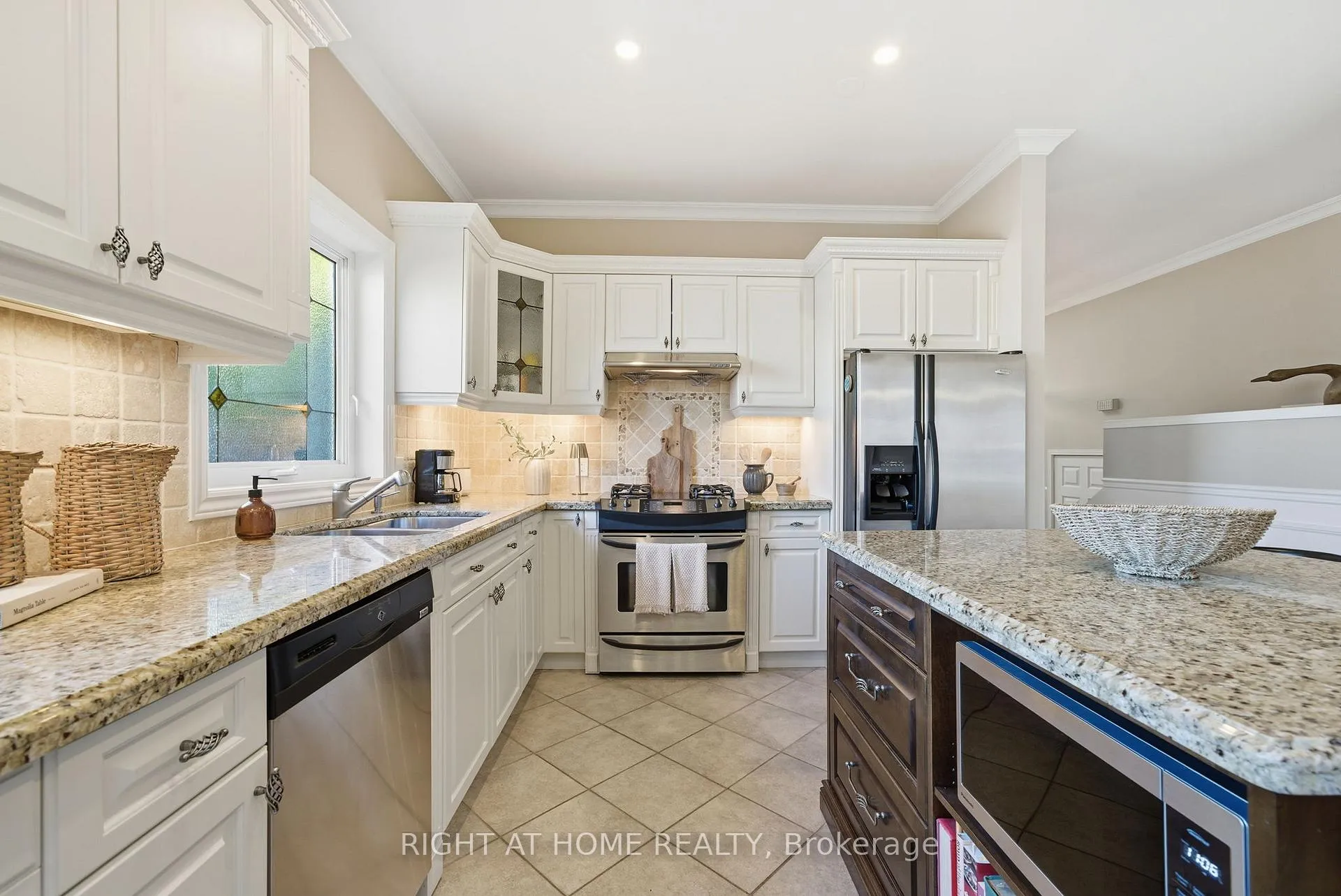 Photo 15 of 628 Marksbury Road, Pickering, West Shore — HOMEH