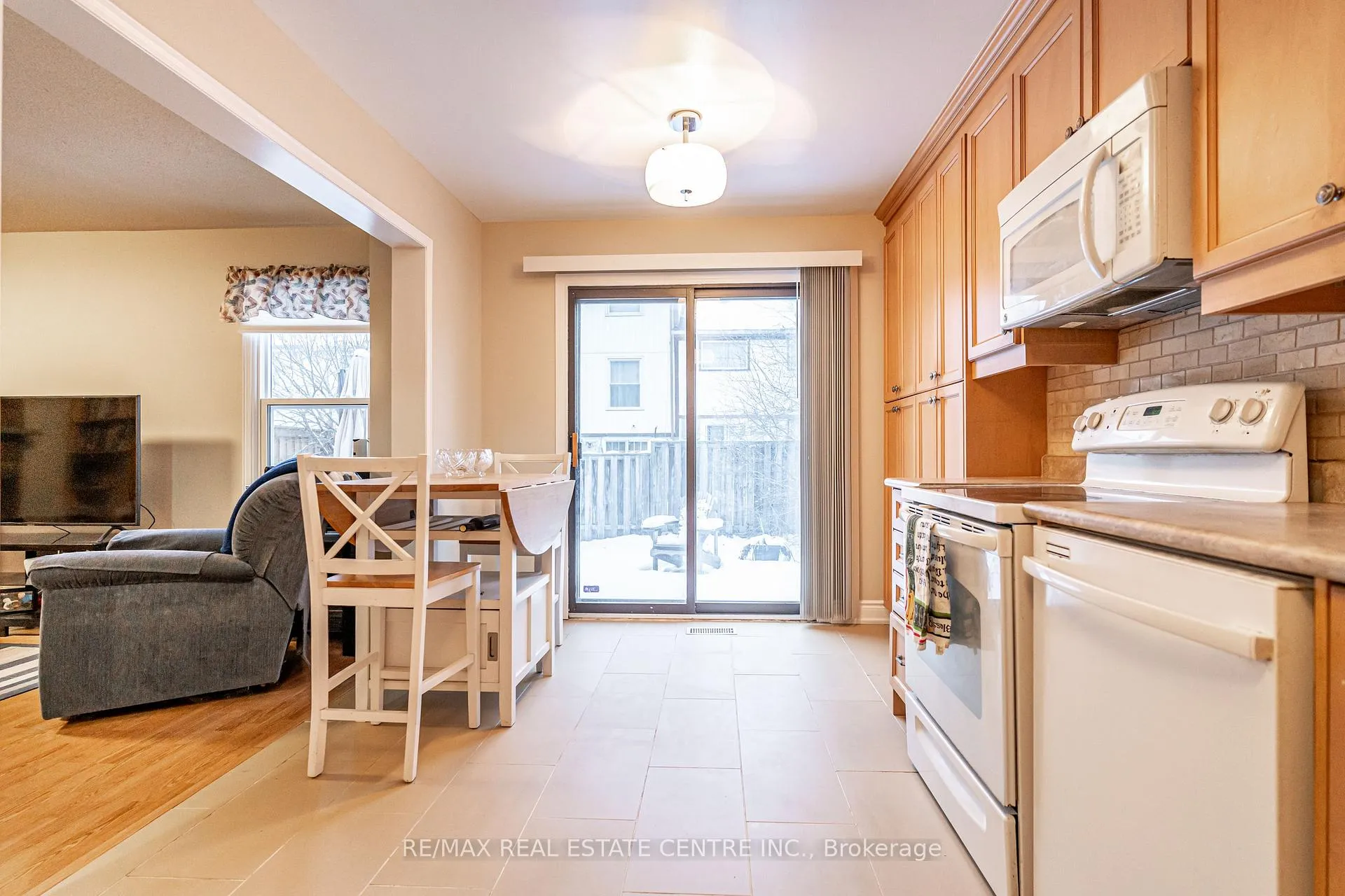 Photo 15 of 40 Cranmore Court, Brampton, Heart Lake West — HOMEH