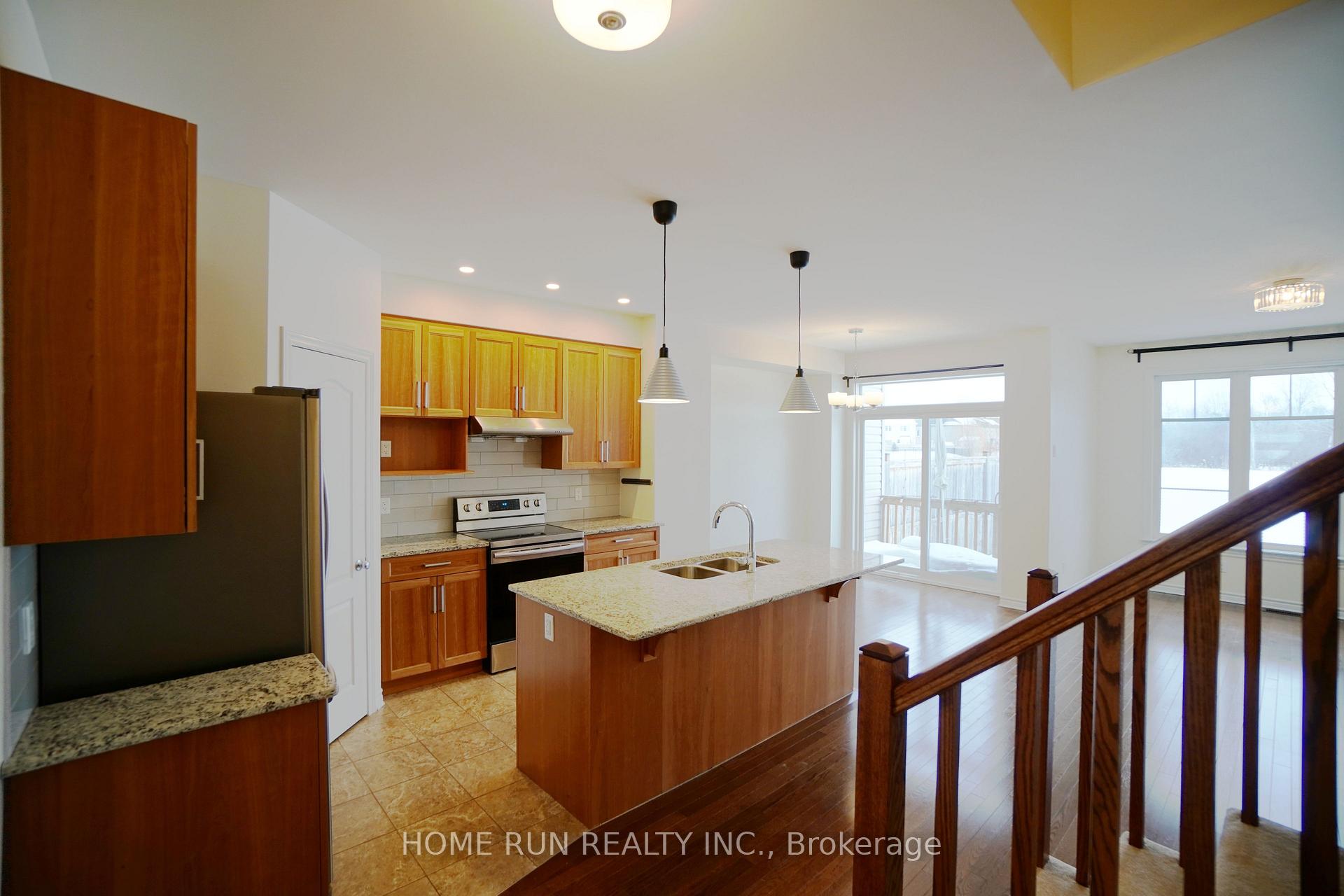 Photo 7 of 550 Jackdaw Avenue, Ottawa, Barrhaven - Half Moon Bay — HOMEH