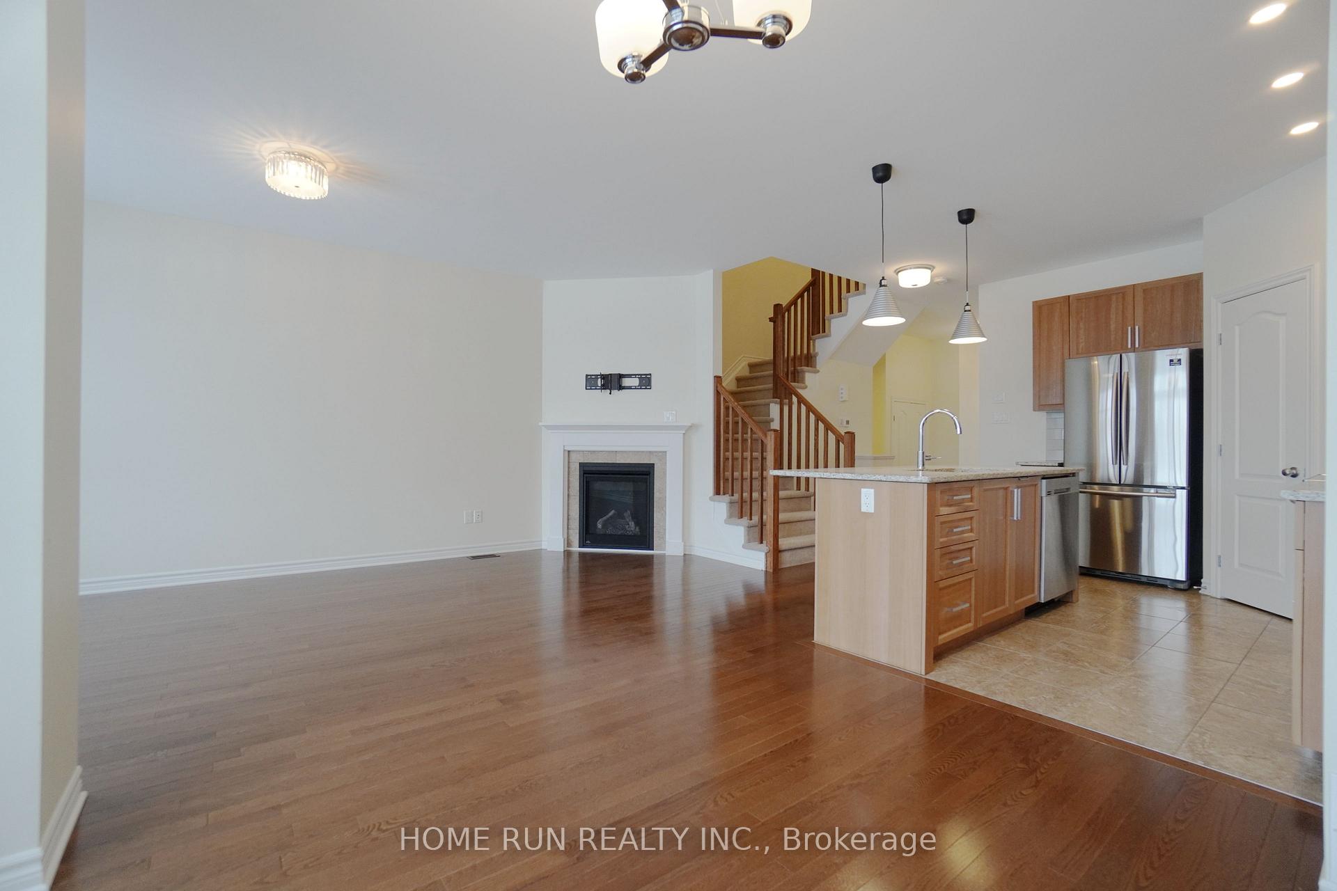 Photo 8 of 550 Jackdaw Avenue, Ottawa, Barrhaven - Half Moon Bay — HOMEH