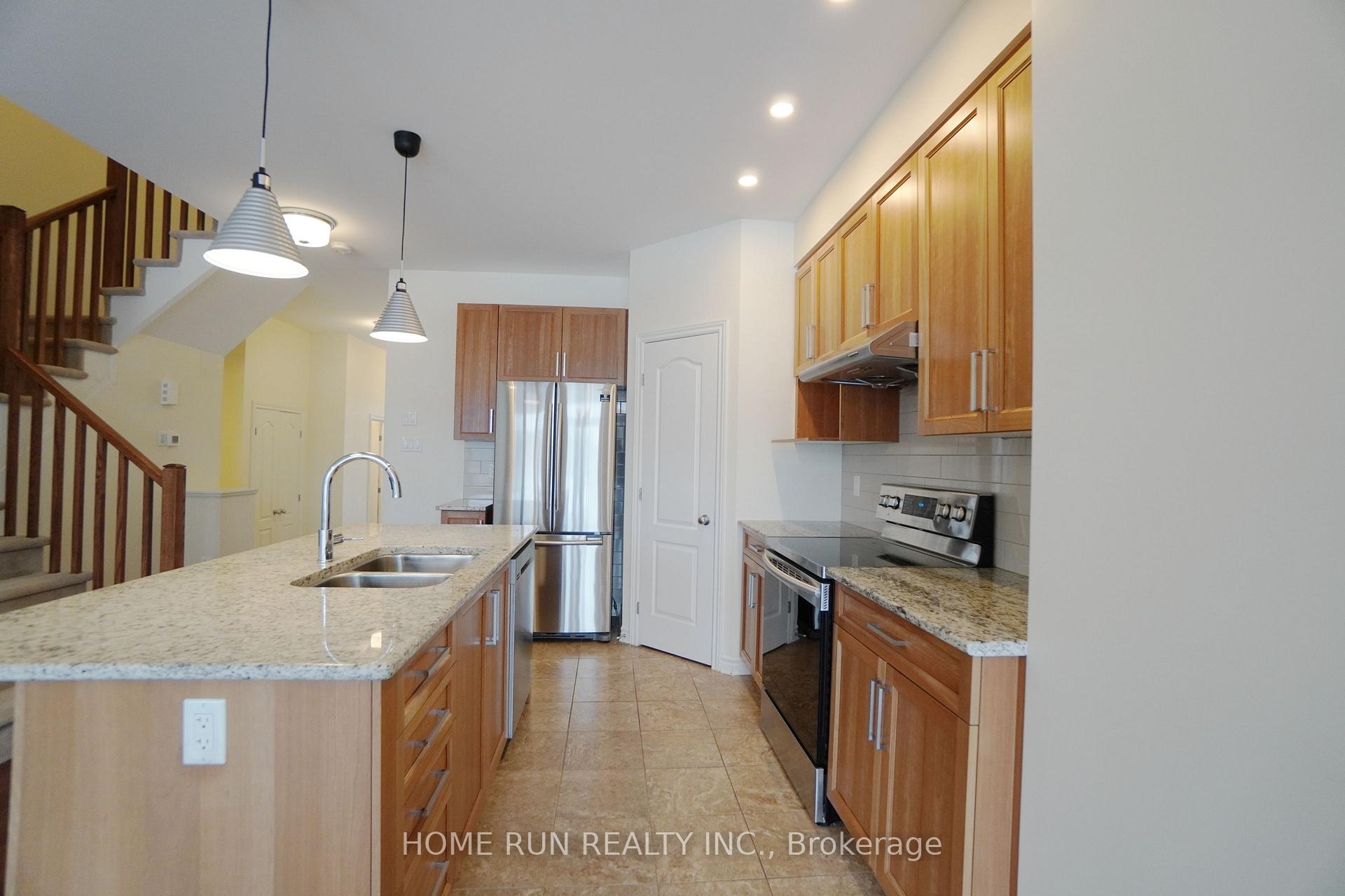 Photo 10 of 550 Jackdaw Avenue, Ottawa, Barrhaven - Half Moon Bay — HOMEH