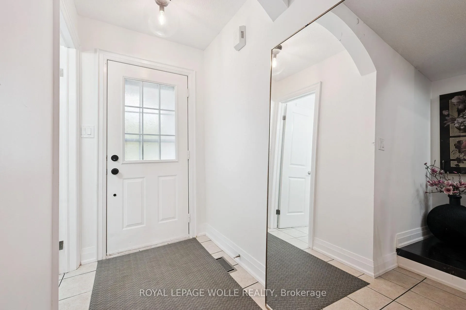 Photo 5 of 140 Veronica Drive, Kitchener — HOMEH