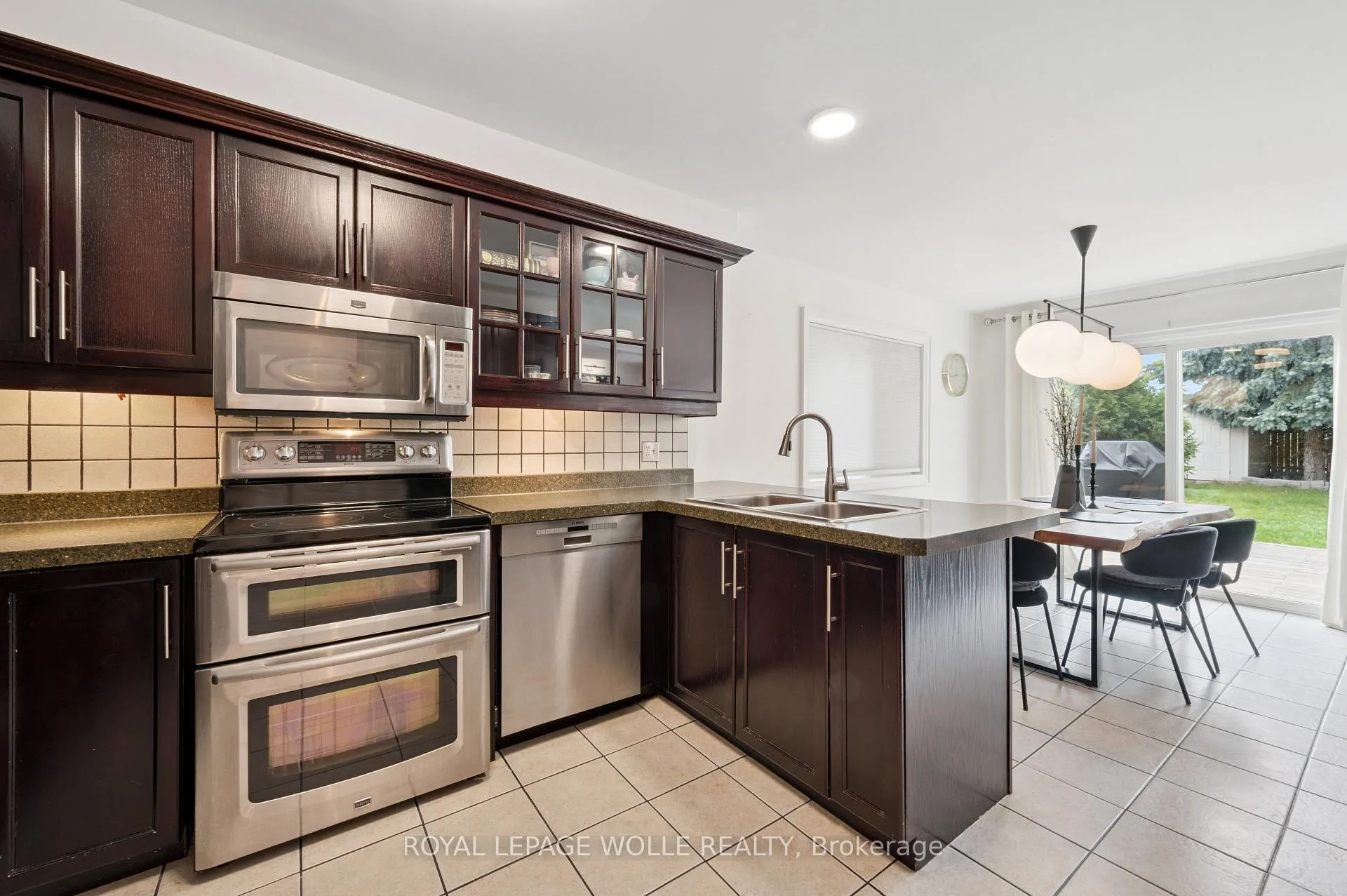 Photo 12 of 140 Veronica Drive, Kitchener — HOMEH