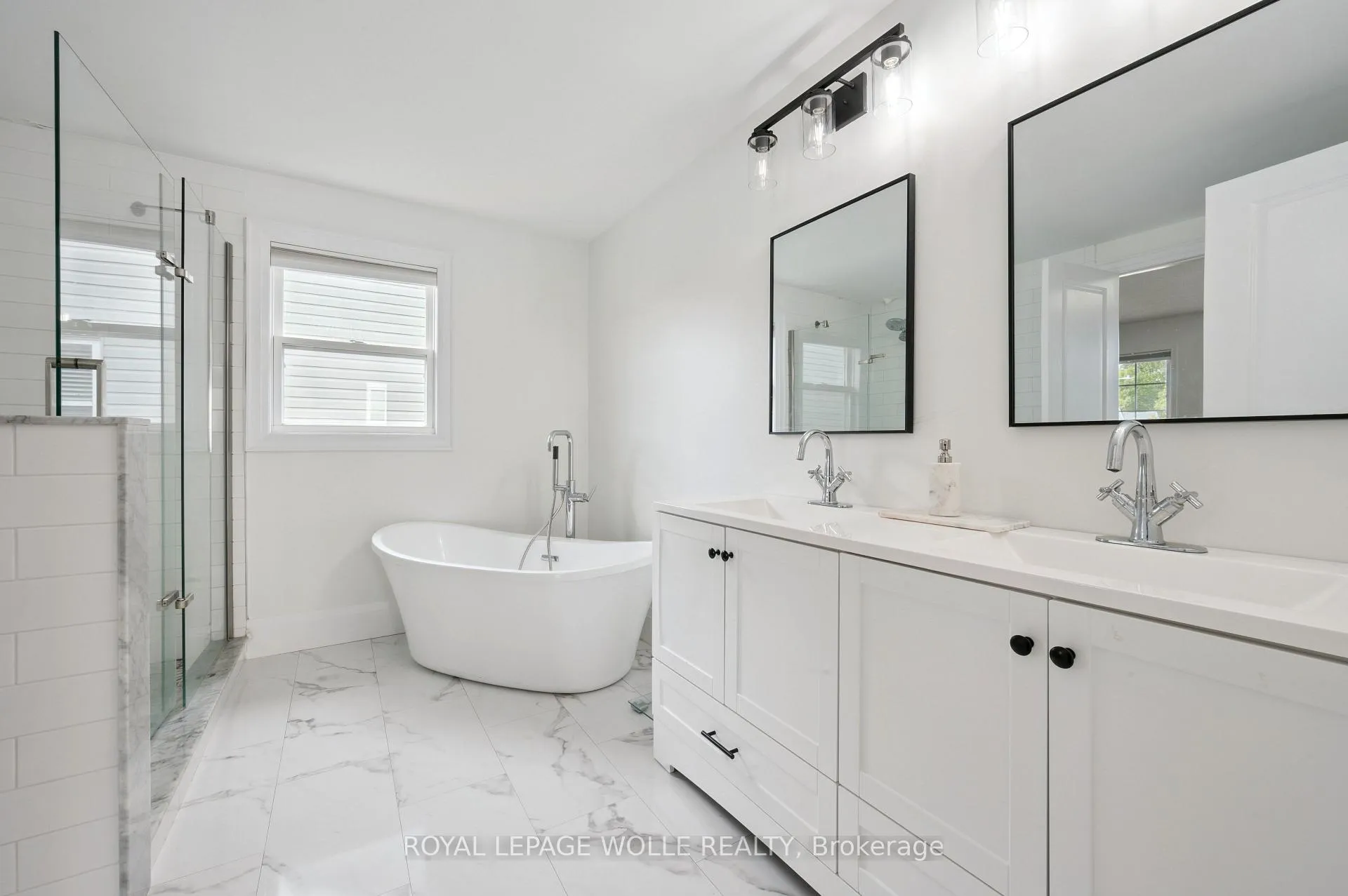 Photo 23 of 140 Veronica Drive, Kitchener — HOMEH
