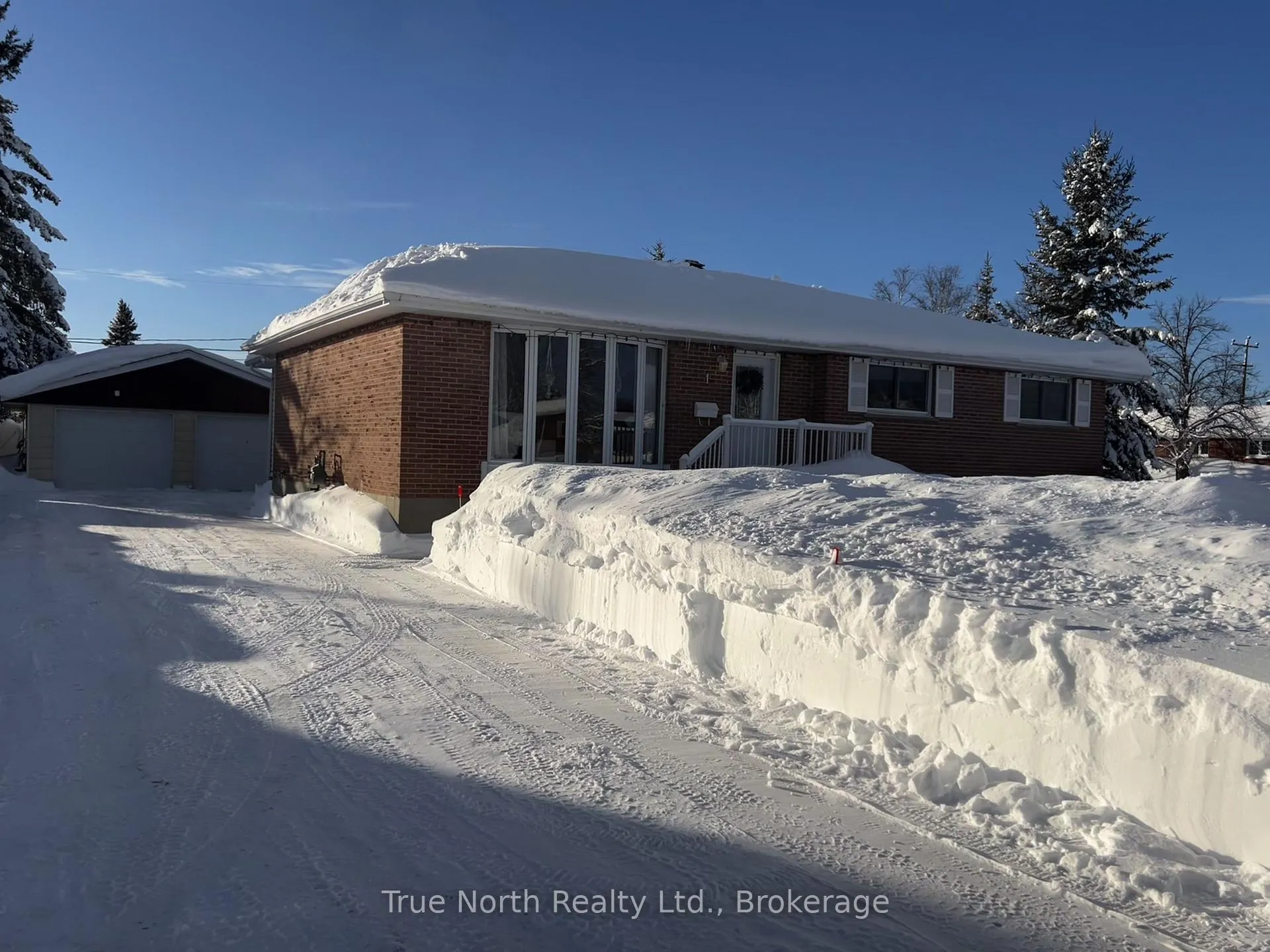 Photo 1 of 1 Kent Place, Kapuskasing — HOMEH
