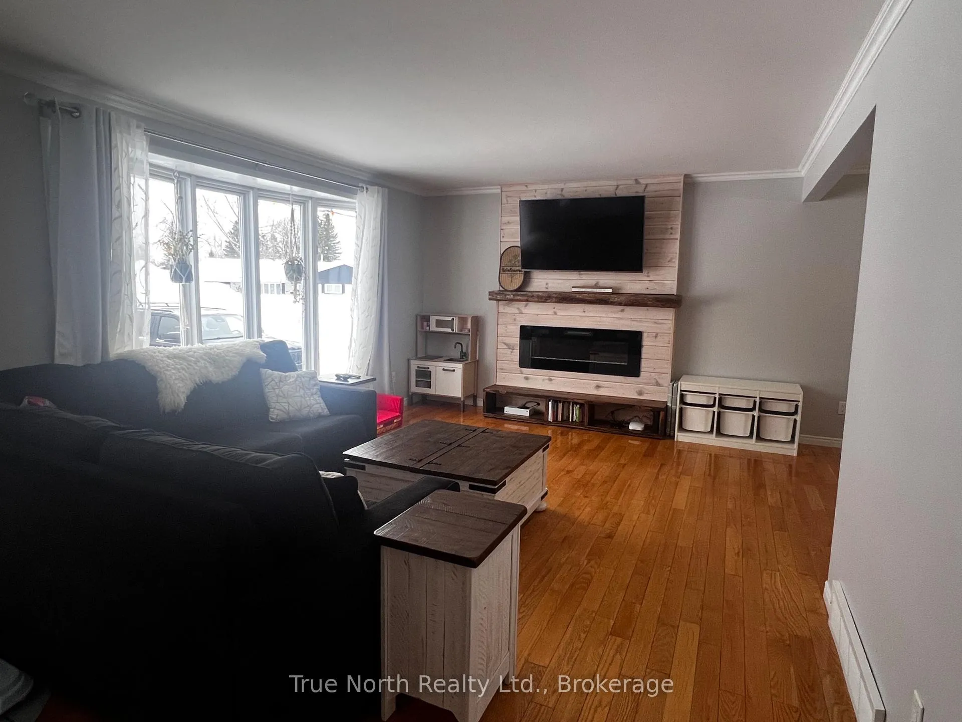 Photo 7 of 1 Kent Place, Kapuskasing — HOMEH