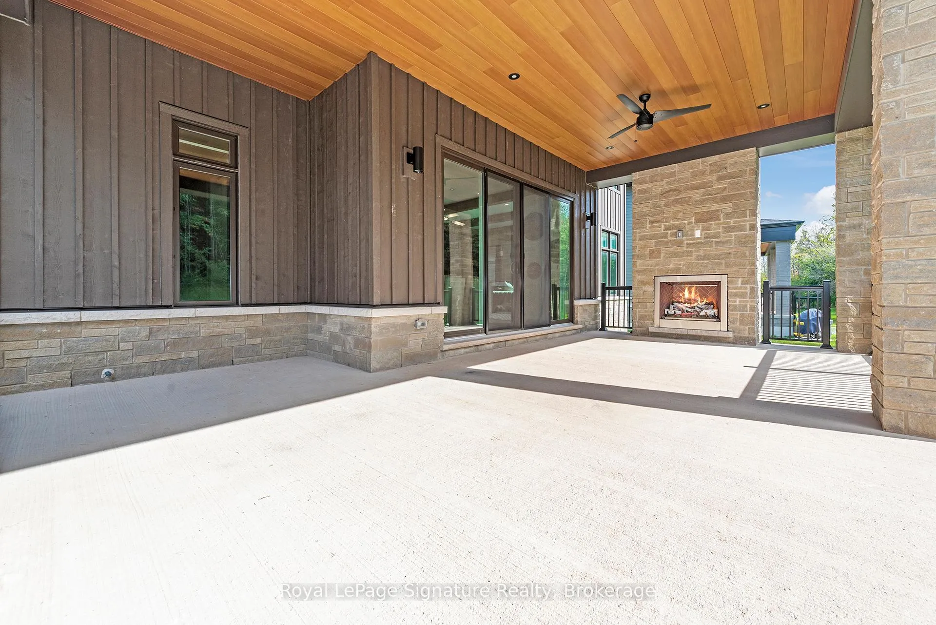 Photo 16 of 106 Dorothy Drive, Blue Mountains — HOMEH