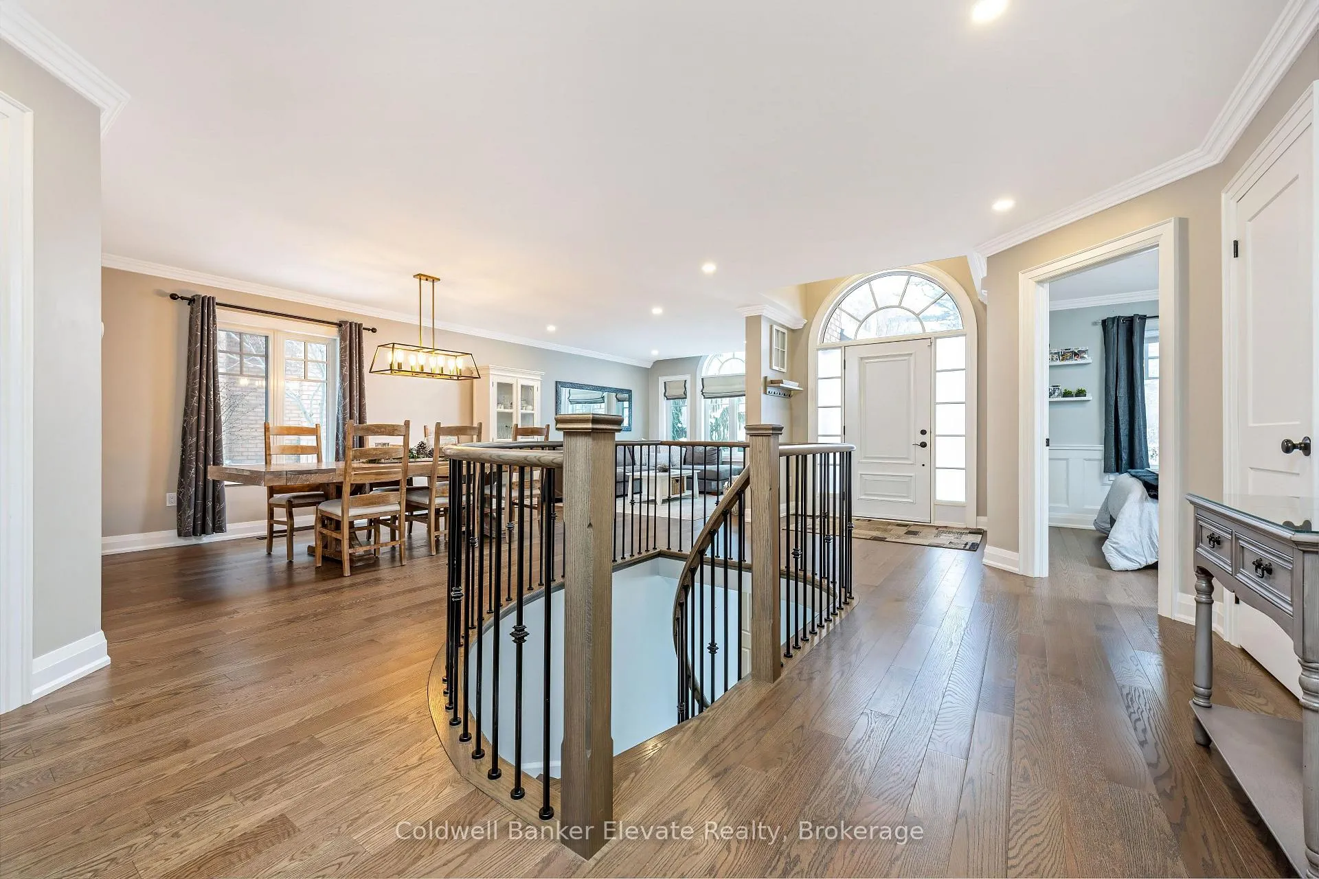 Photo 6 of 43 Newman Place, Halton Hills, Georgetown — HOMEH