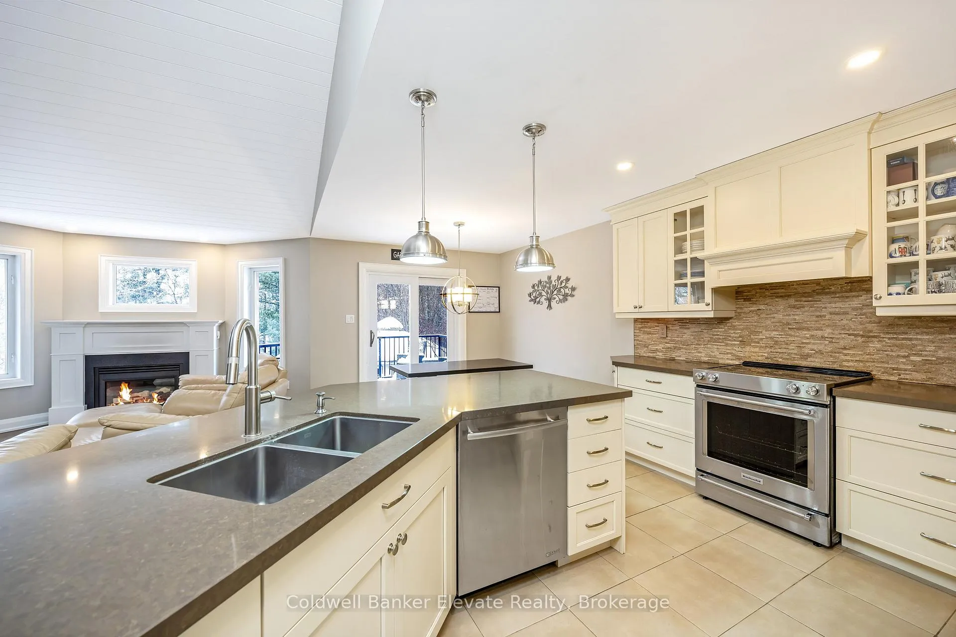 Photo 15 of 43 Newman Place, Halton Hills, Georgetown — HOMEH