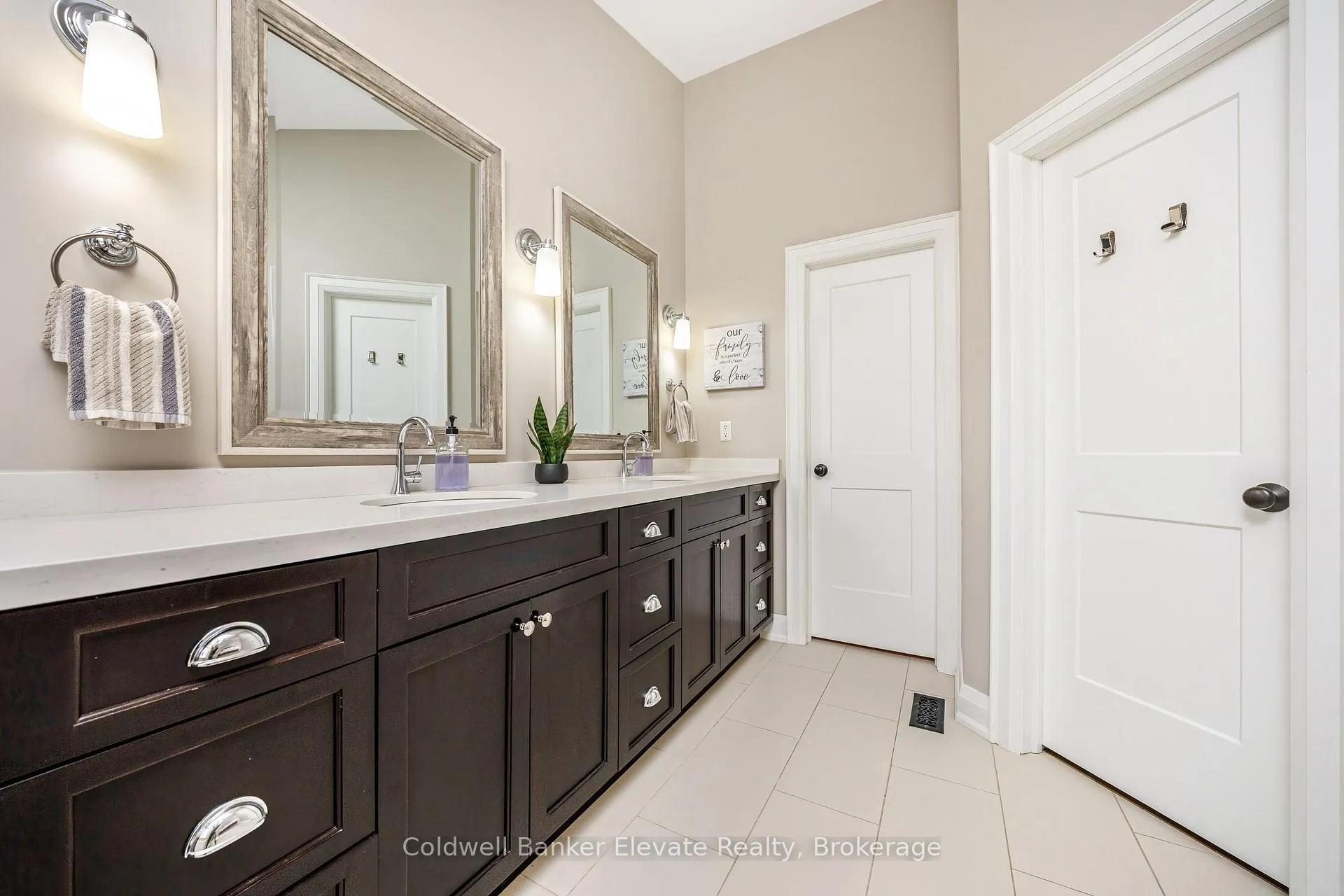 Photo 22 of 43 Newman Place, Halton Hills, Georgetown — HOMEH