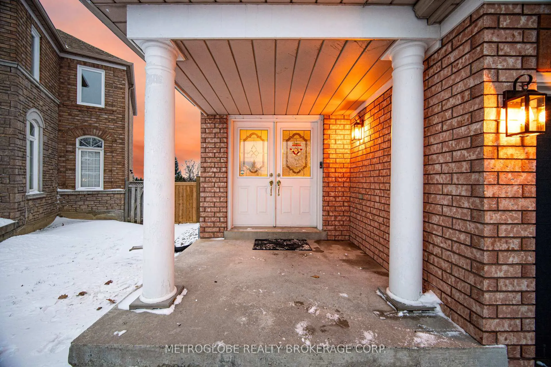 Photo 4 of 231 Matthew Drive, Vaughan, East Woodbridge — HOMEH