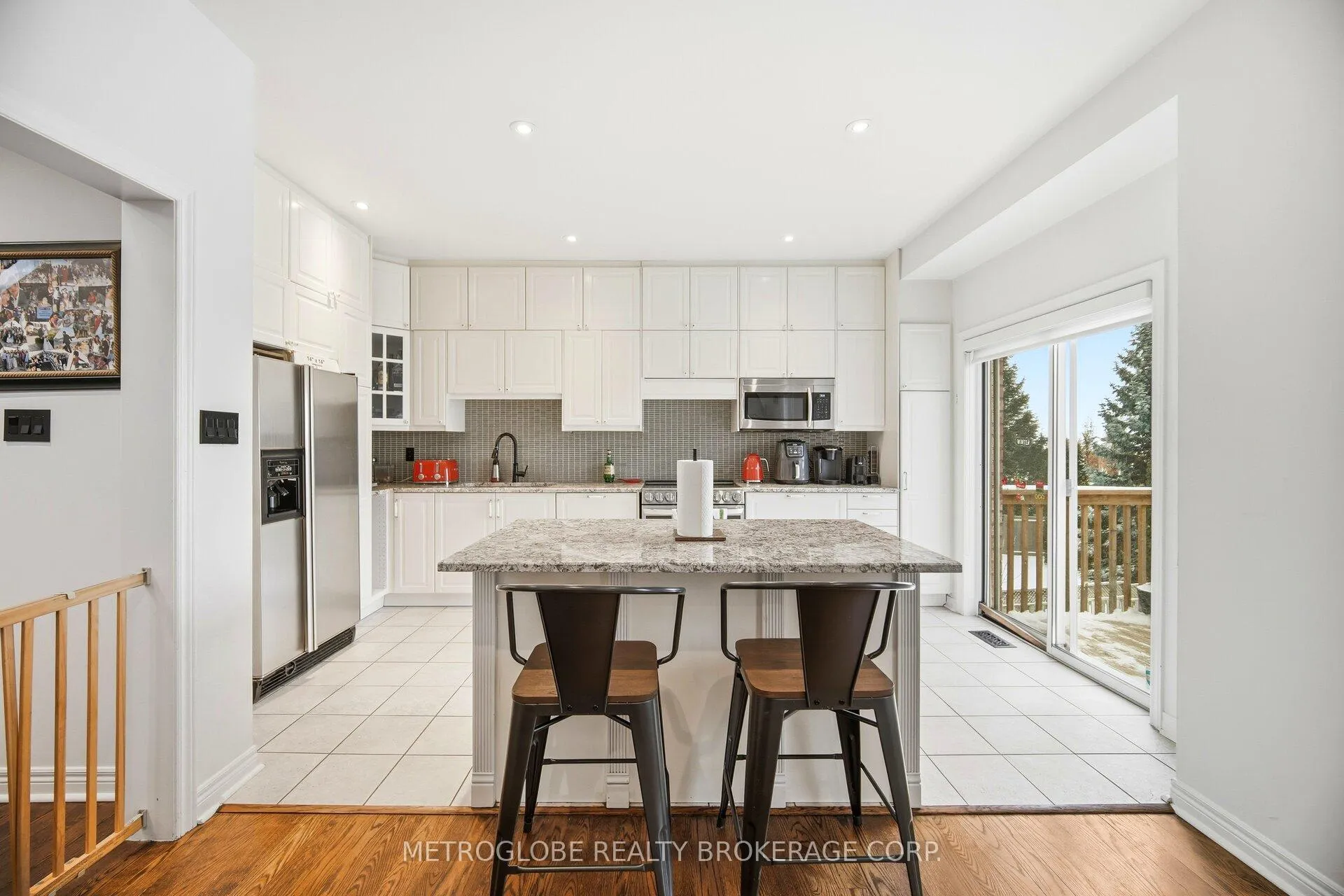 Photo 10 of 231 Matthew Drive, Vaughan, East Woodbridge — HOMEH