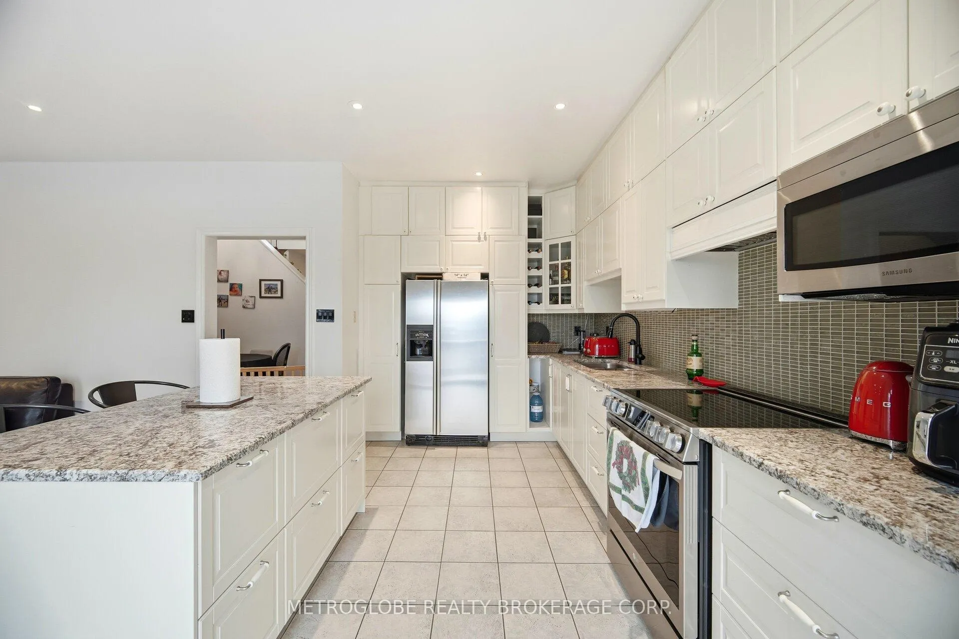 Photo 11 of 231 Matthew Drive, Vaughan, East Woodbridge — HOMEH