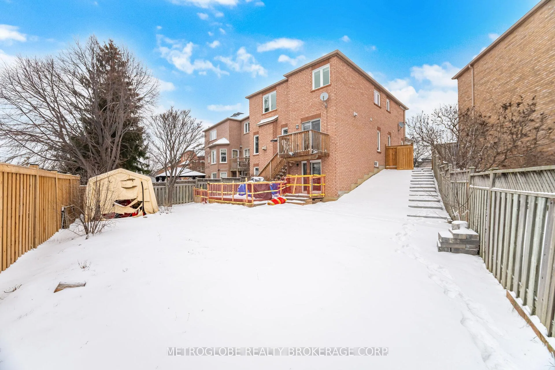Photo 30 of 231 Matthew Drive, Vaughan, East Woodbridge — HOMEH