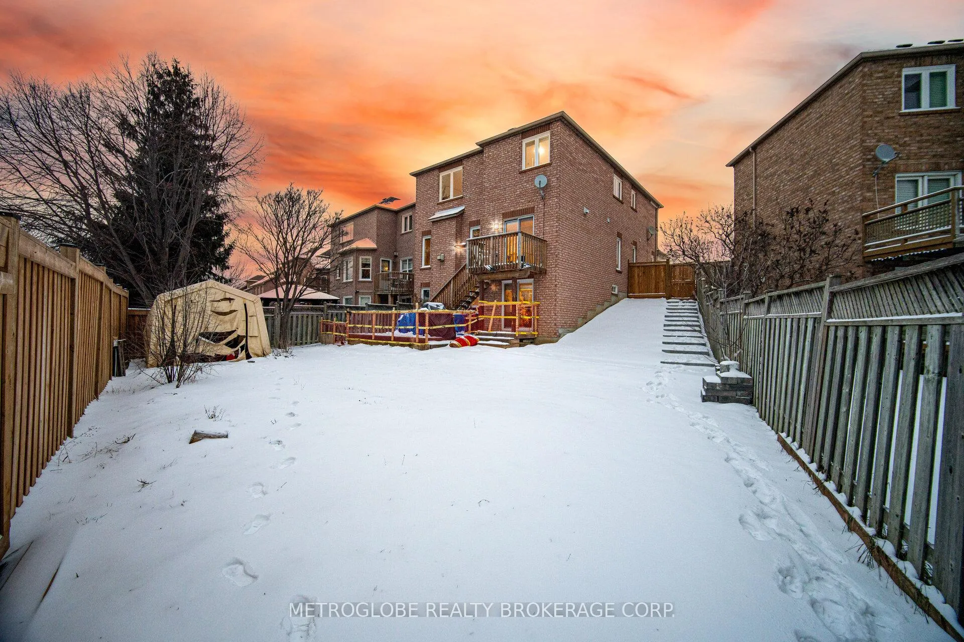 Photo 33 of 231 Matthew Drive, Vaughan, East Woodbridge — HOMEH