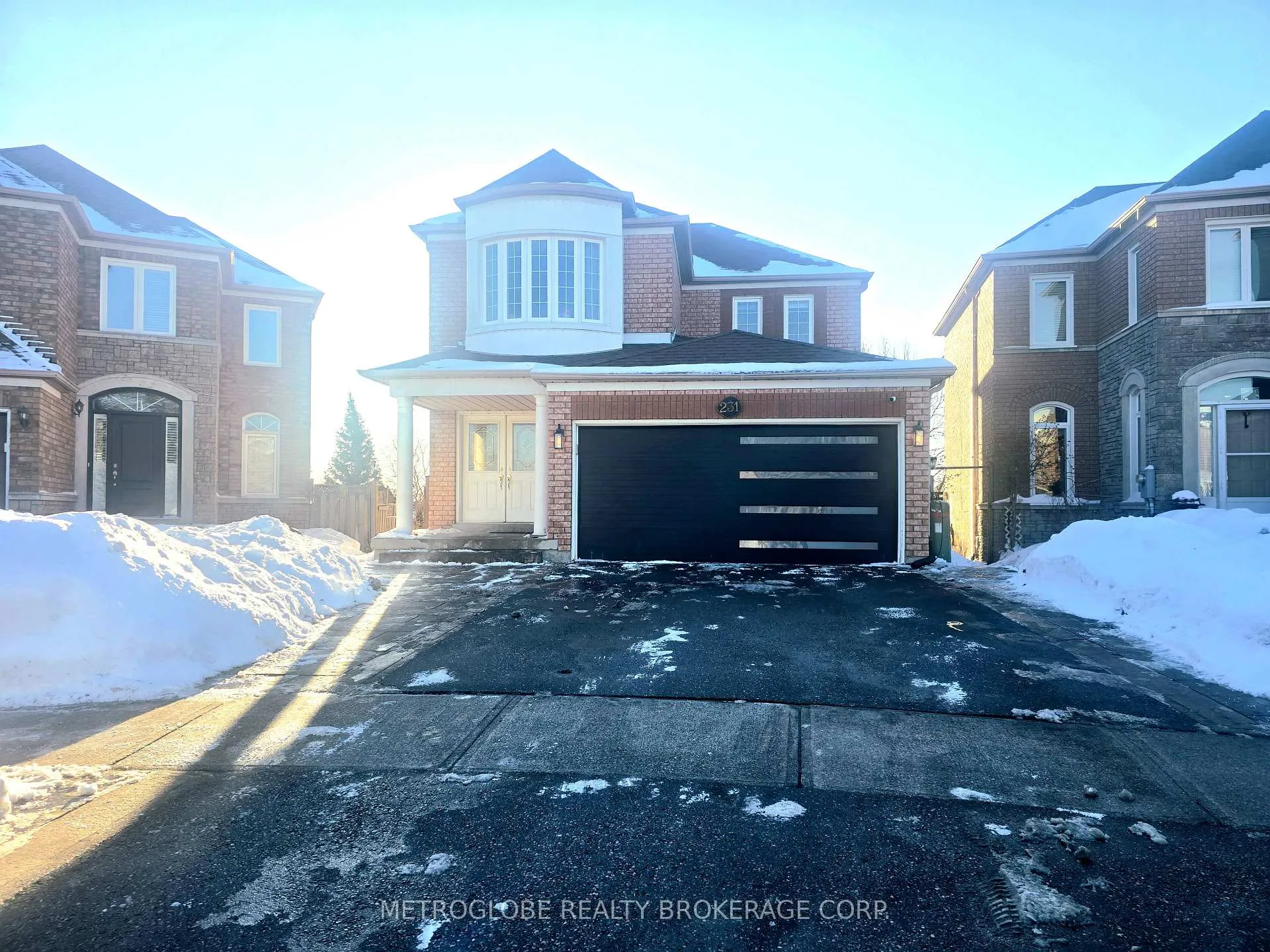 Photo 35 of 231 Matthew Drive, Vaughan, East Woodbridge — HOMEH