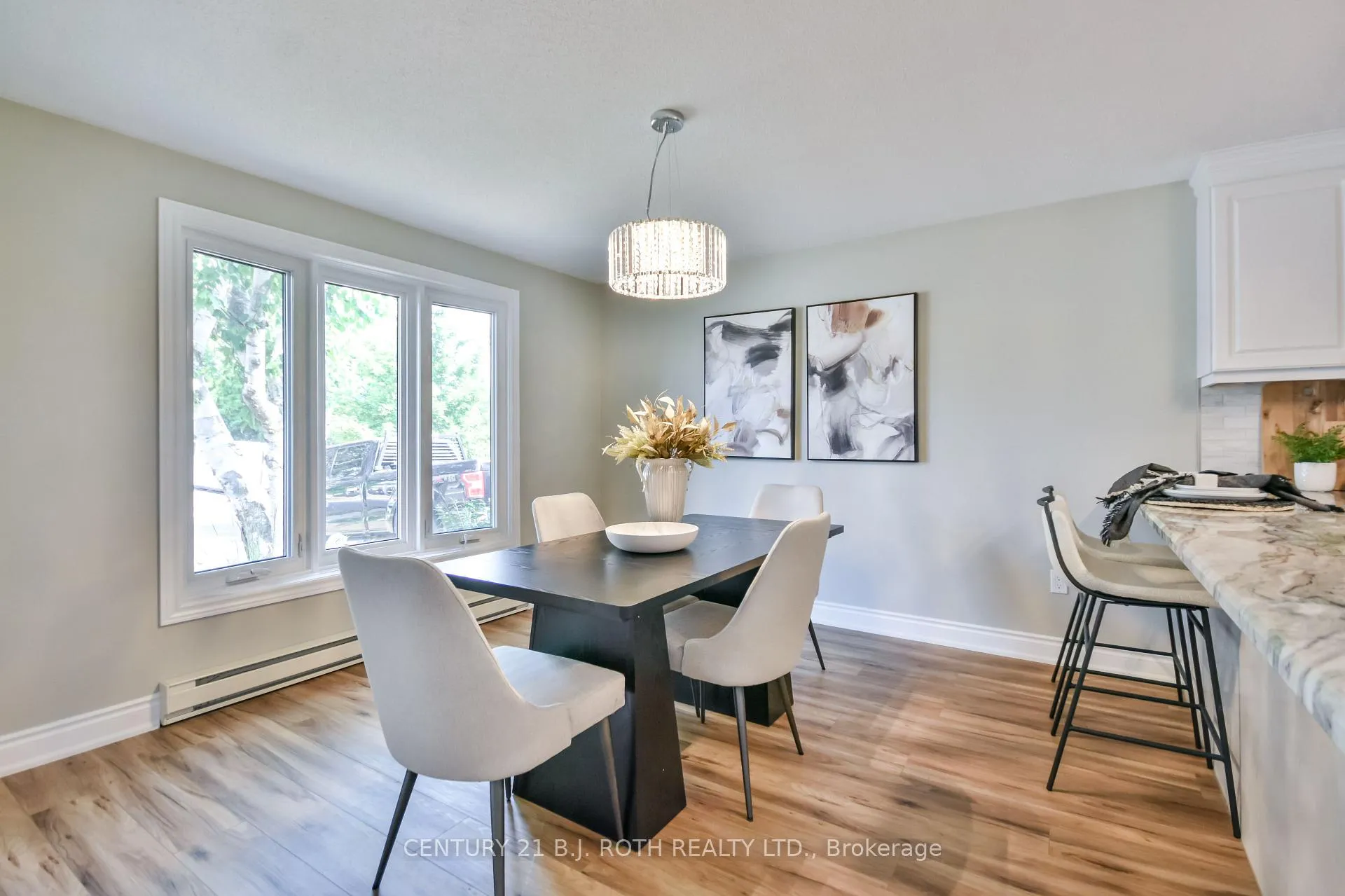 Photo 9 of 49 Ridgeway Avenue, Barrie, Allandale Heights — HOMEH
