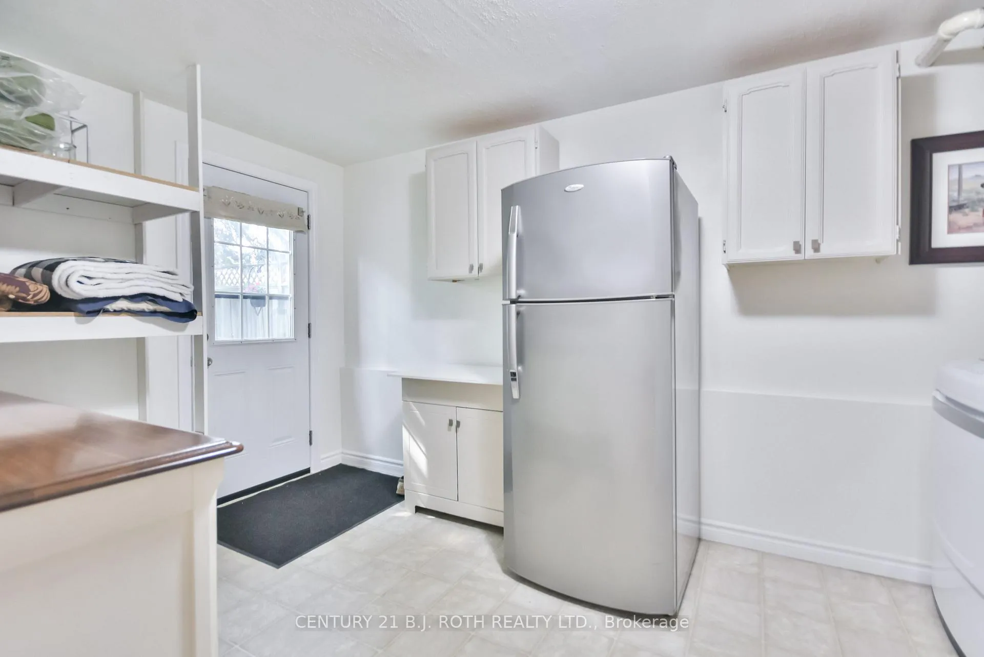Photo 17 of 49 Ridgeway Avenue, Barrie, Allandale Heights — HOMEH