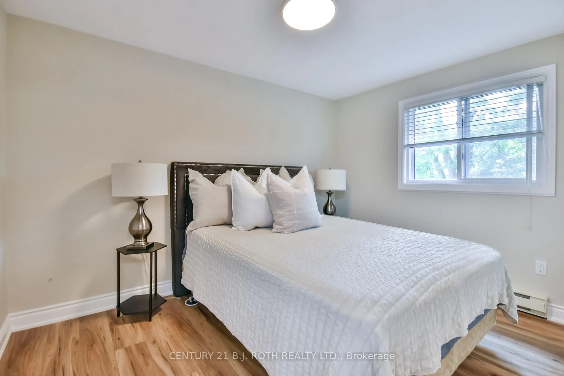 Photo 18 of 49 Ridgeway Avenue, Barrie, Allandale Heights — HOMEH