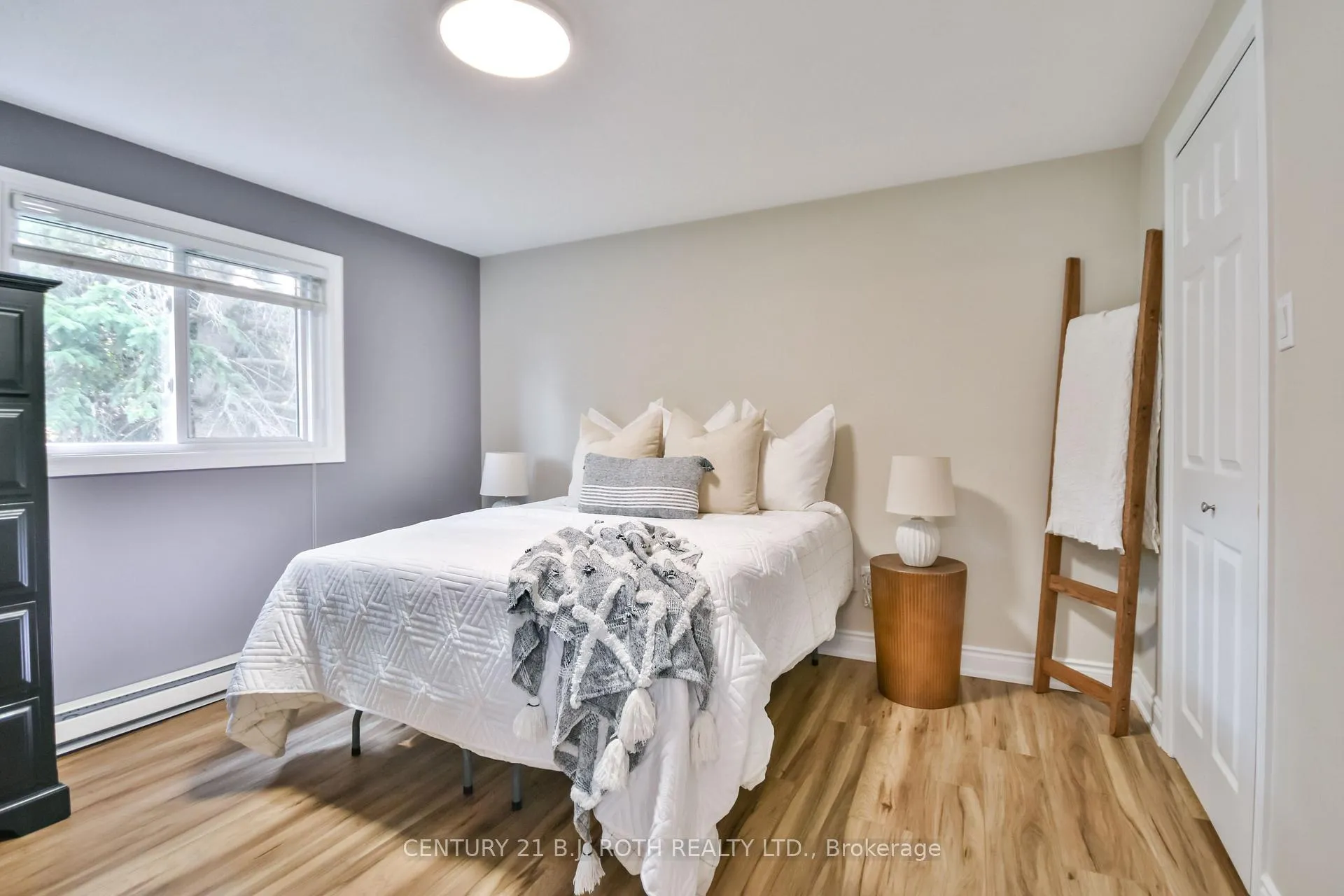 Photo 19 of 49 Ridgeway Avenue, Barrie, Allandale Heights — HOMEH