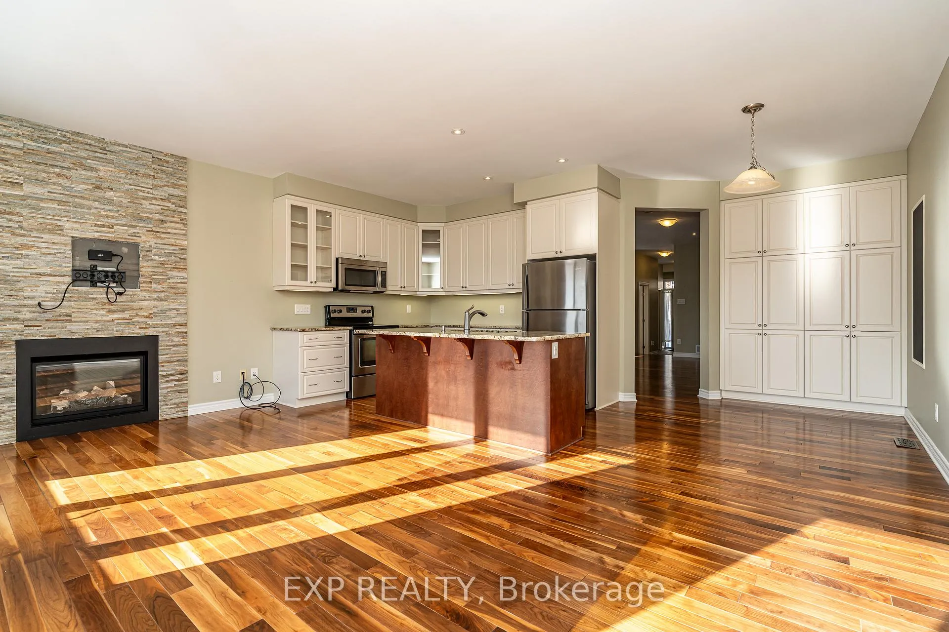 Photo 15 of 611 Moorpark Avenue, Ottawa, Kanata - Emerald Meadows/Trailwest — HOMEH