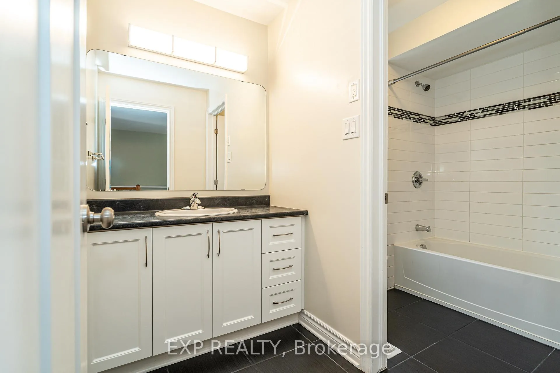 Photo 23 of 611 Moorpark Avenue, Ottawa, Kanata - Emerald Meadows/Trailwest — HOMEH