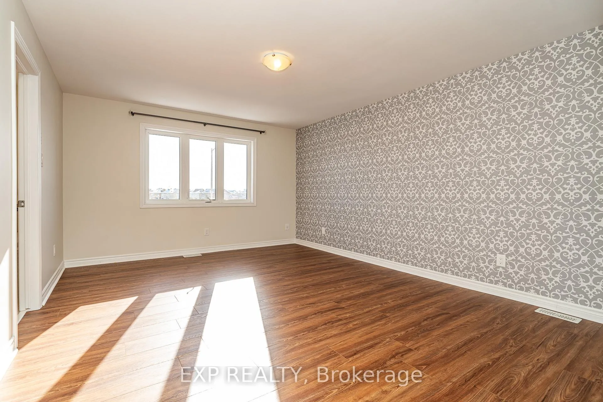 Photo 31 of 611 Moorpark Avenue, Ottawa, Kanata - Emerald Meadows/Trailwest — HOMEH