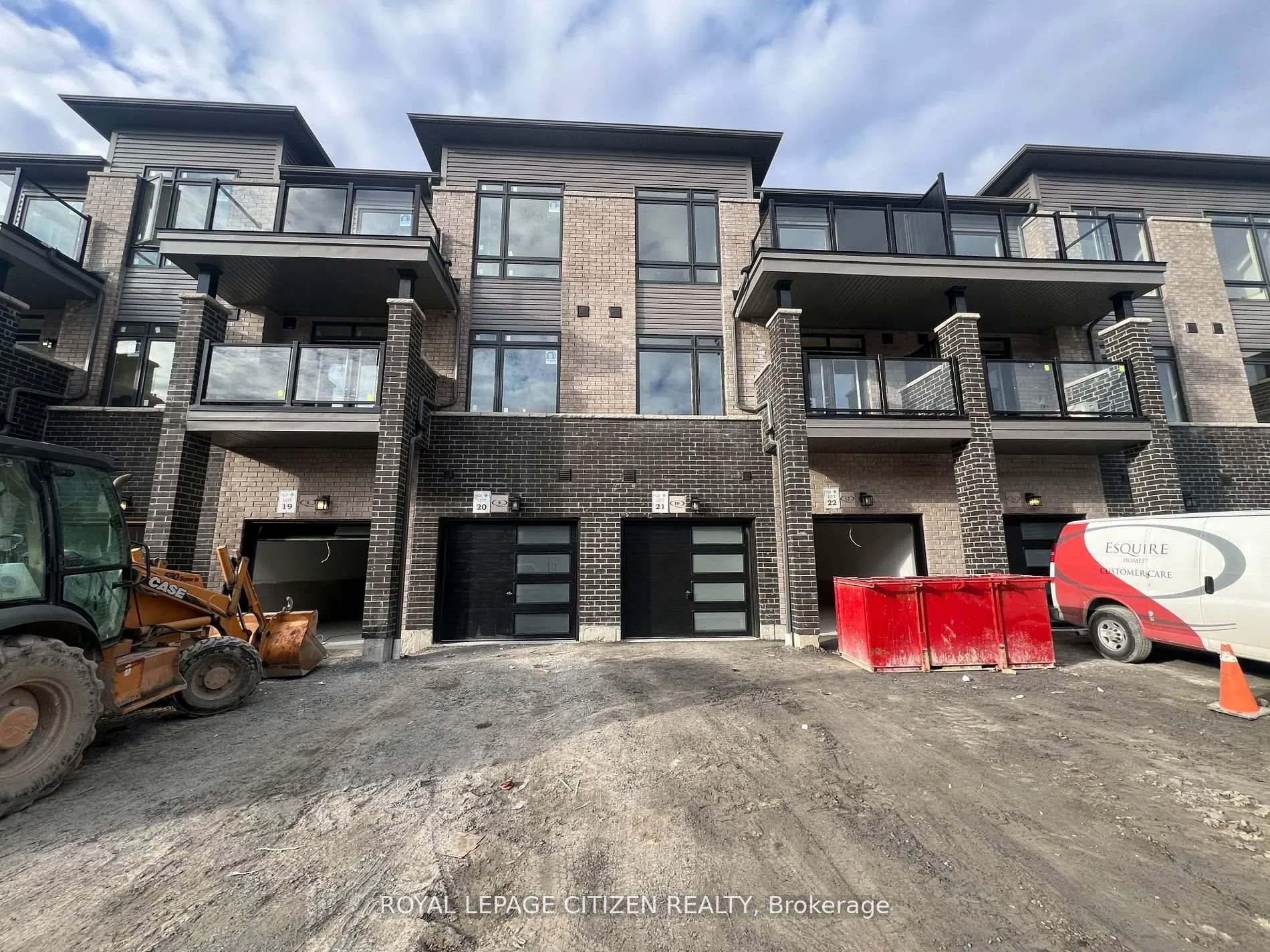 Photo 2 of 24 Esquire Way E, Whitby, Taunton North — HOMEH