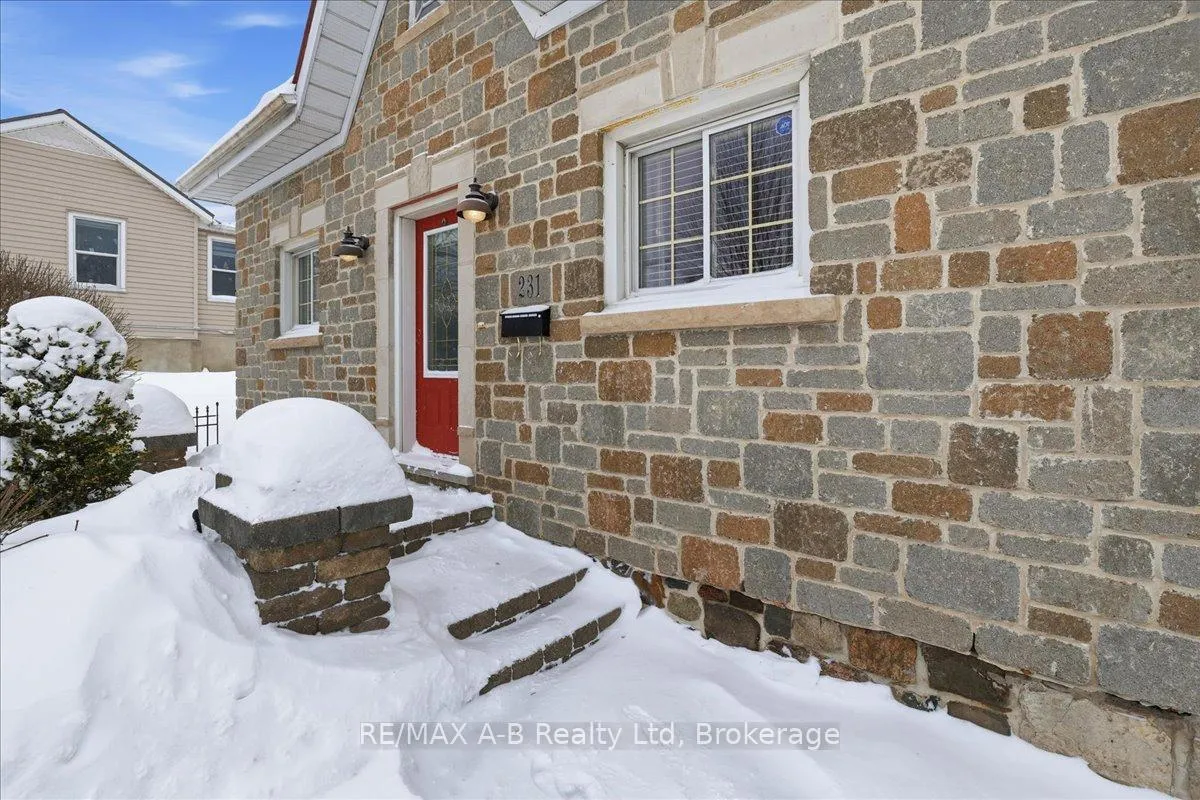 Photo 2 of 231 West Gore Street, Stratford — HOMEH