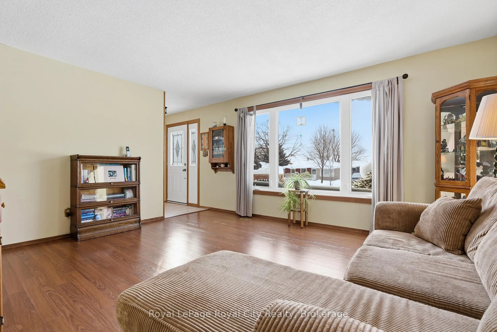 Photo 5 of 28 Mcilwraith Crescent, Guelph, Grange Road — HOMEH