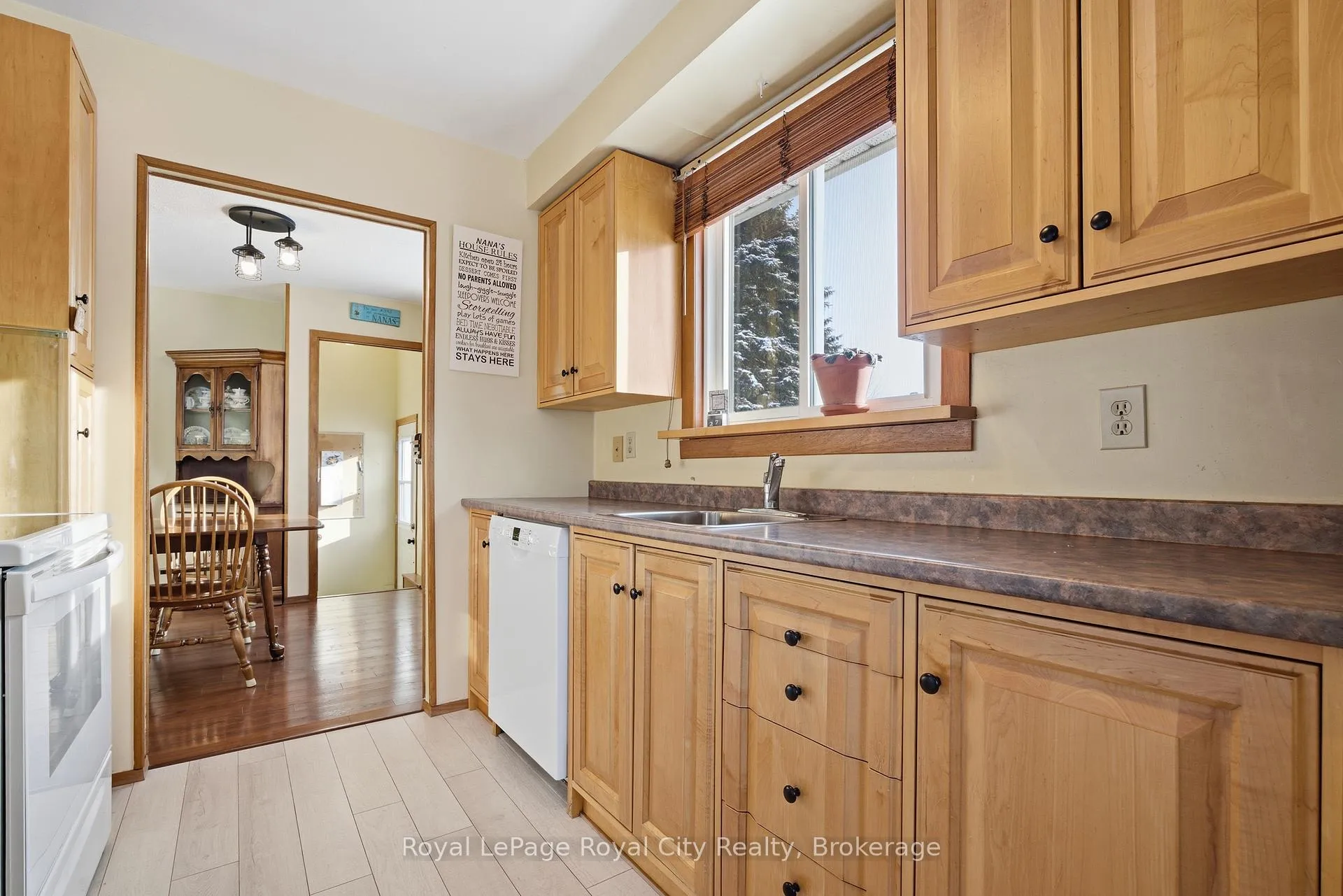Photo 9 of 28 Mcilwraith Crescent, Guelph, Grange Road — HOMEH