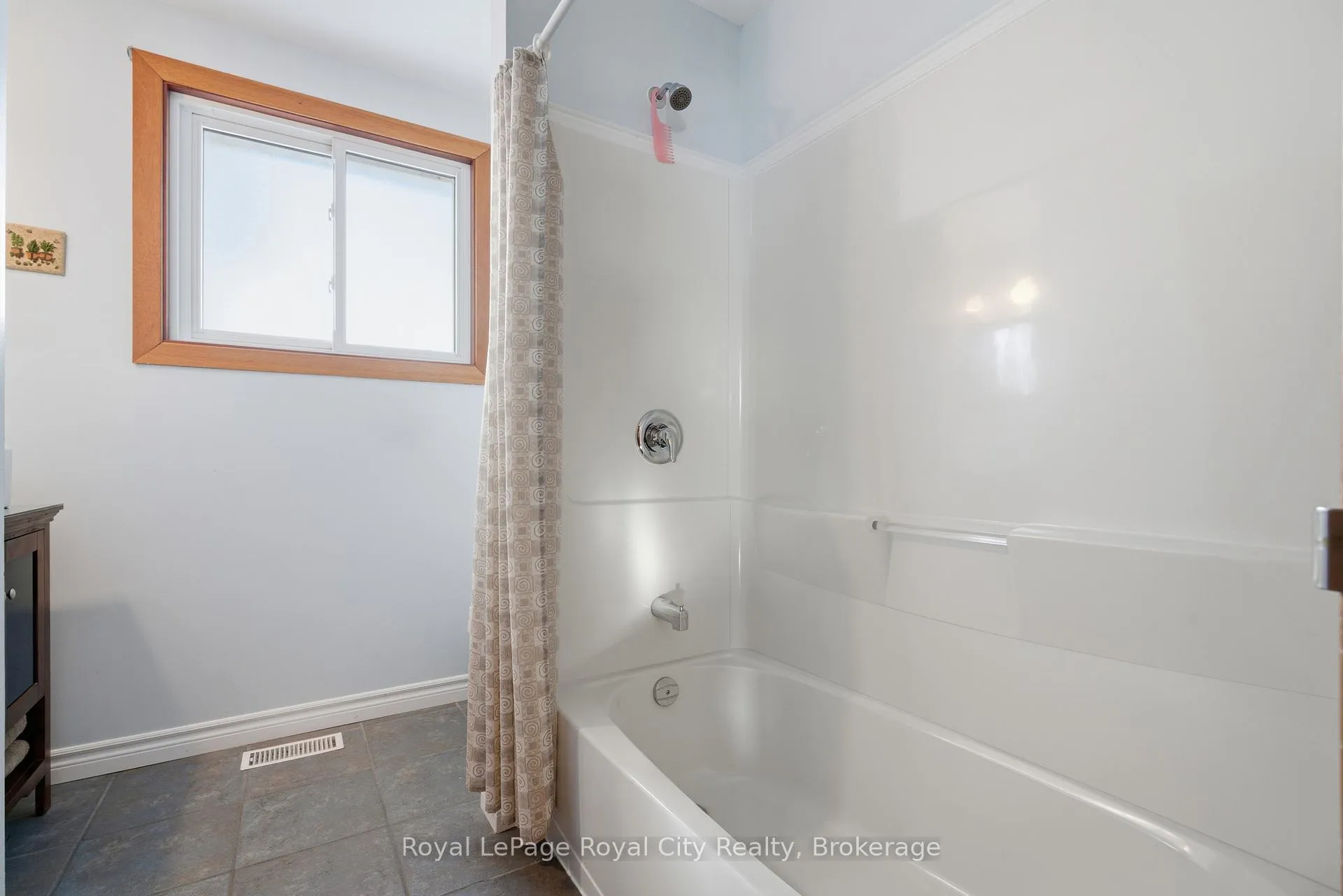 Photo 22 of 28 Mcilwraith Crescent, Guelph, Grange Road — HOMEH