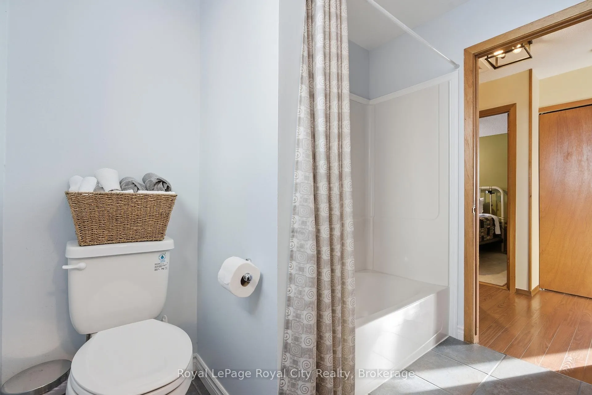 Photo 23 of 28 Mcilwraith Crescent, Guelph, Grange Road — HOMEH