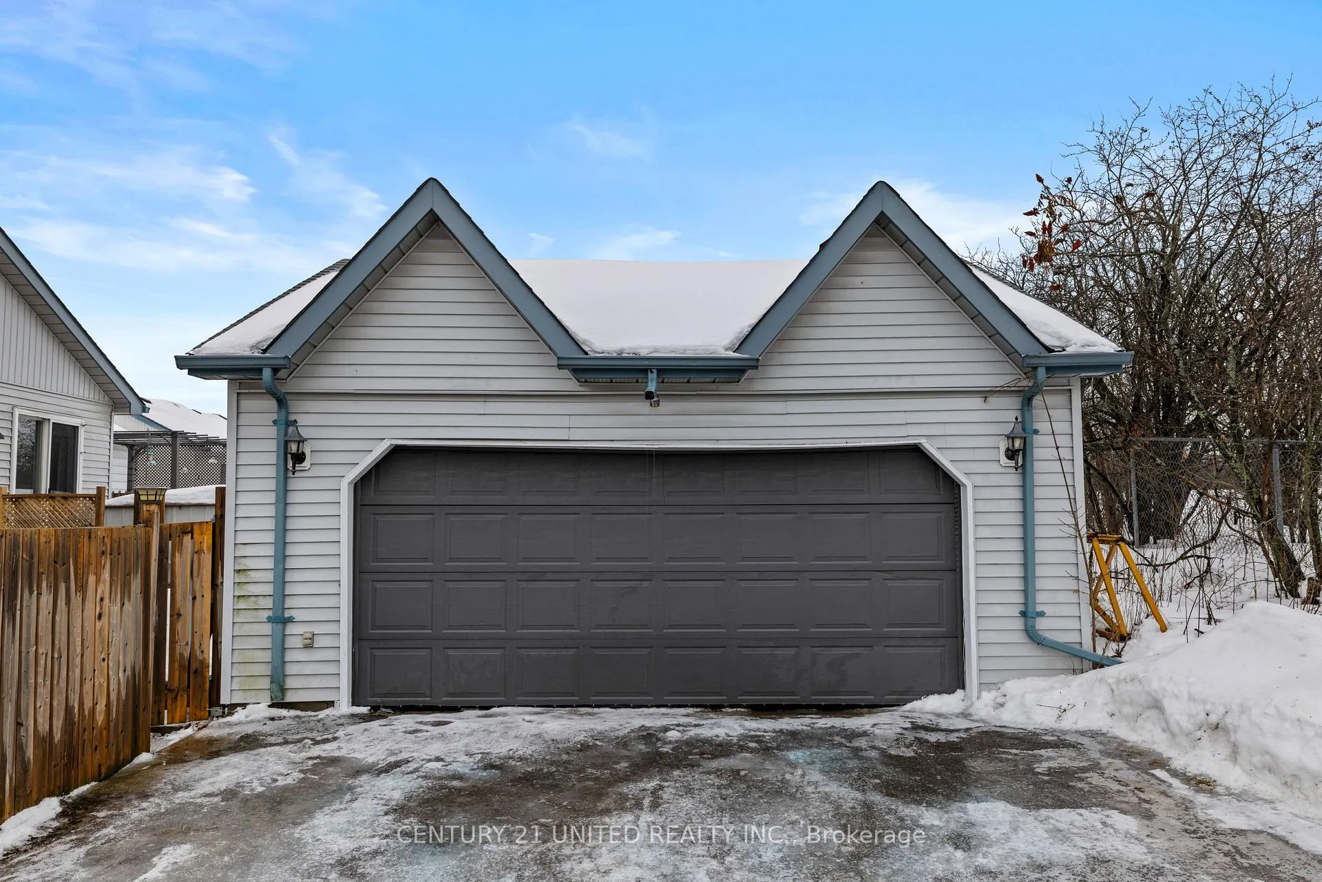 Photo 2 of 1175 Neptune Street, Peterborough, Northcrest Ward 5 — HOMEH