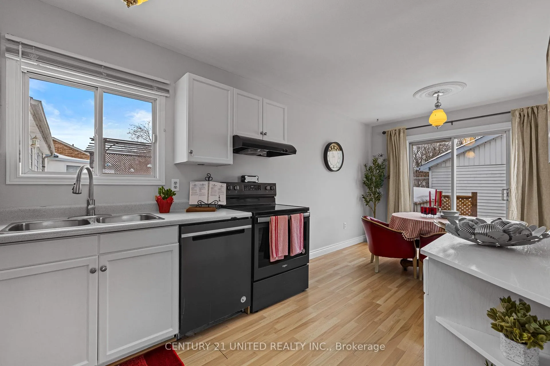 Photo 5 of 1175 Neptune Street, Peterborough, Northcrest Ward 5 — HOMEH